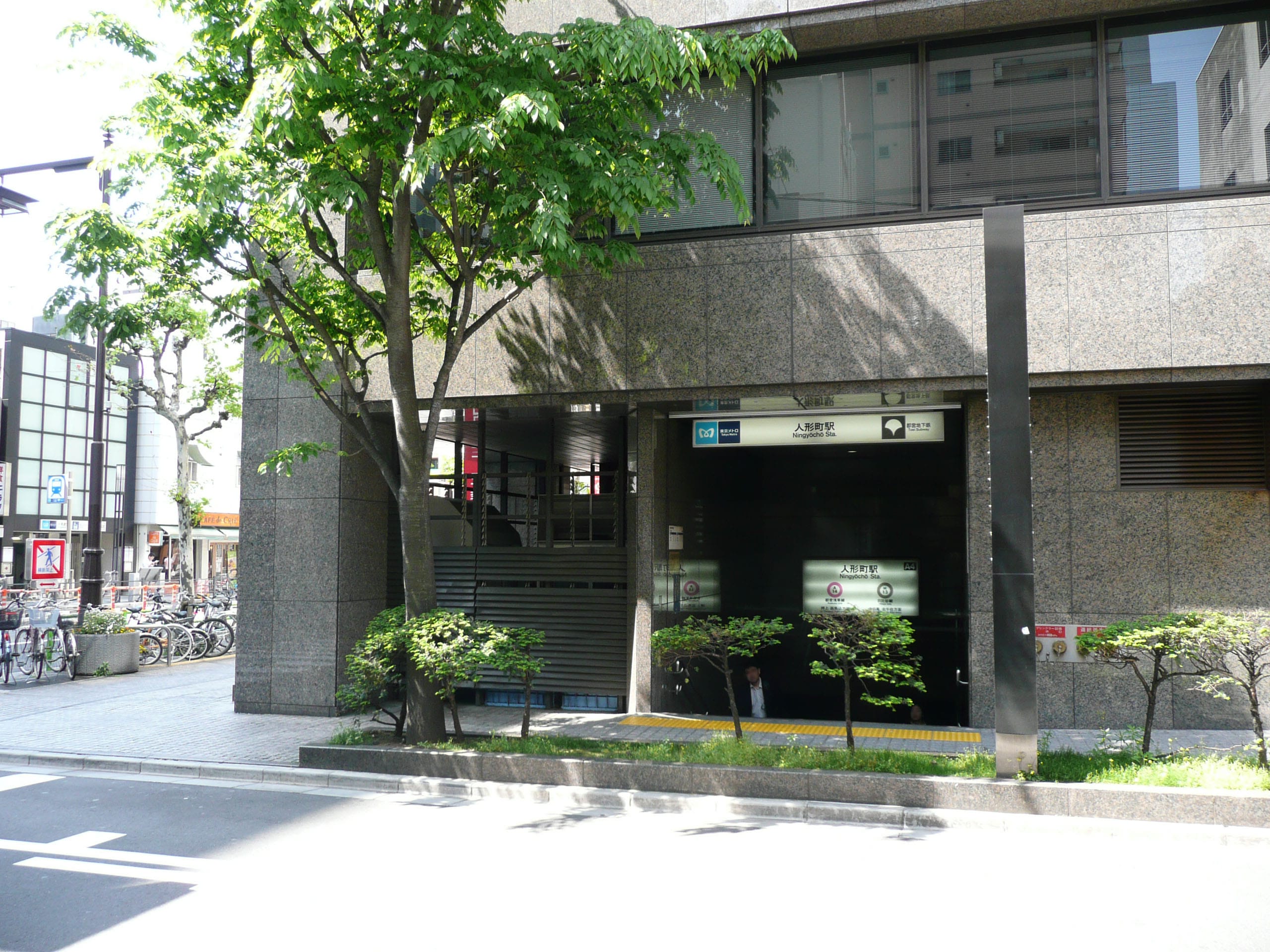 人形町駅に住むという選択。老舗の空気と都心の実用性を、無理なく日常にできる街