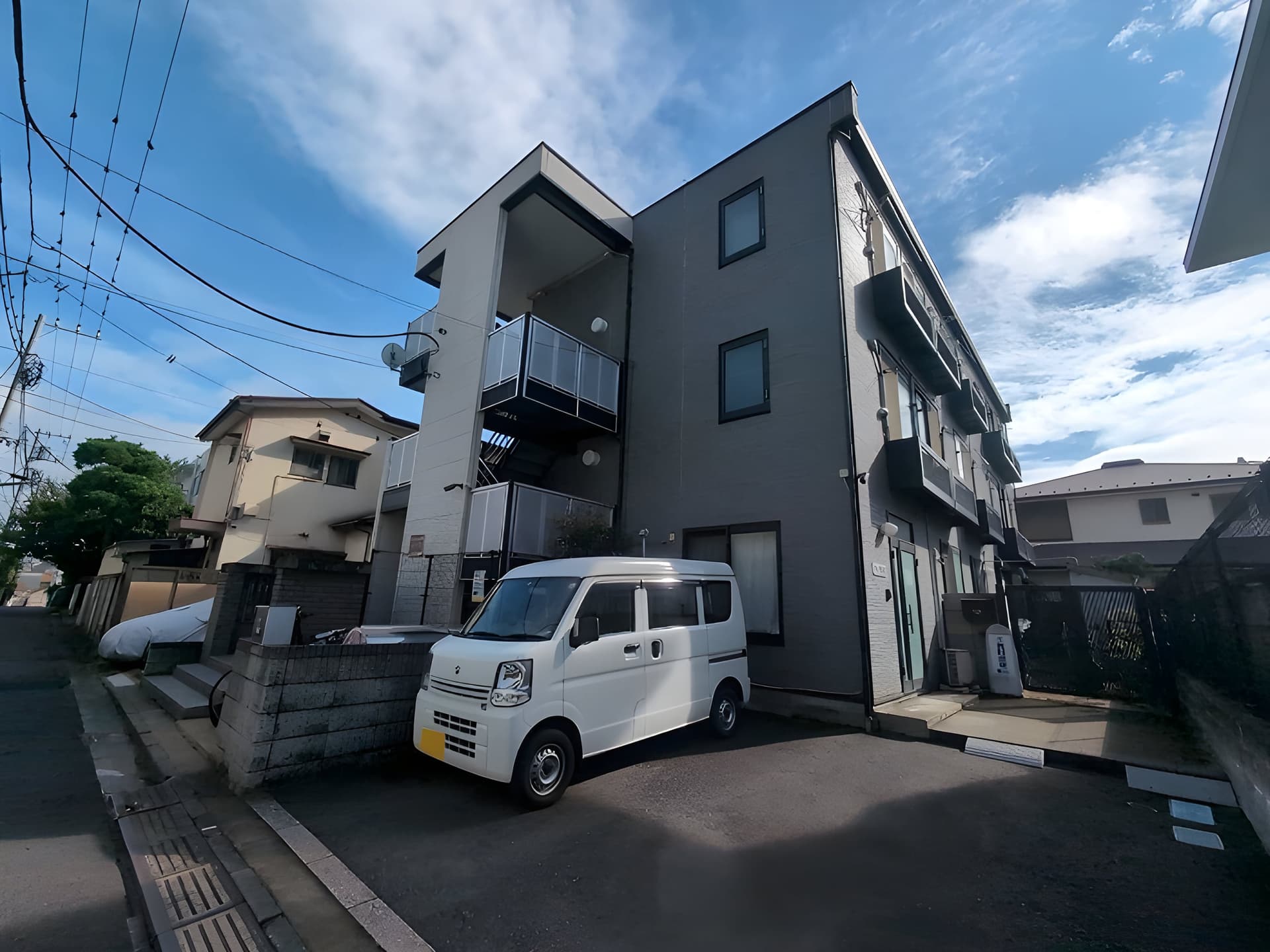 レオパレスラホンテーヌ 301