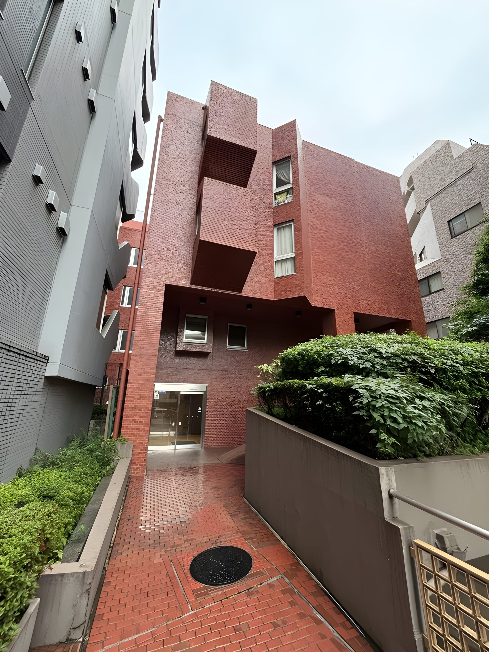 赤坂ロイヤルマンション 2F