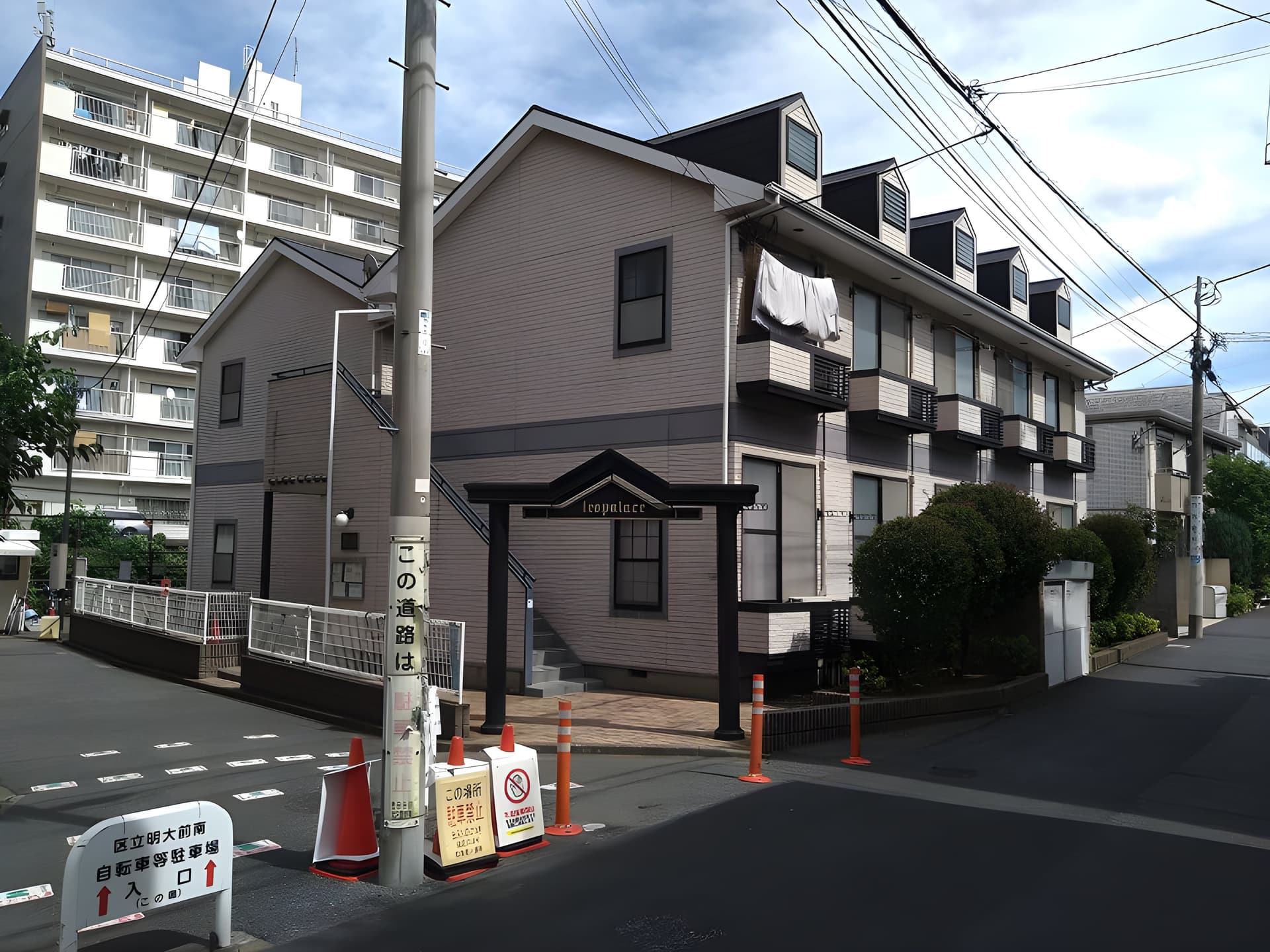 レオパレスイキ明大前 201