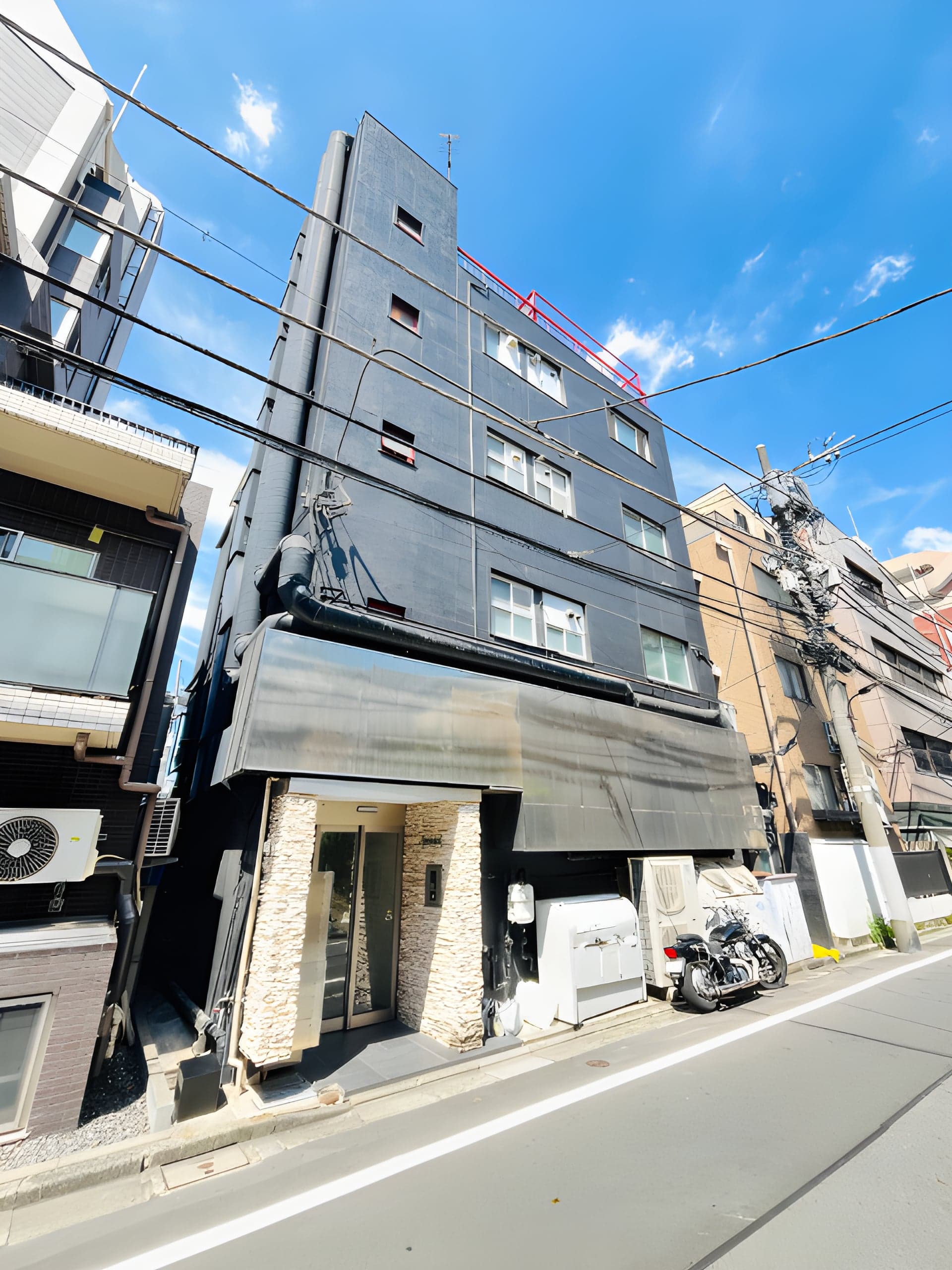 霞町五番館 201