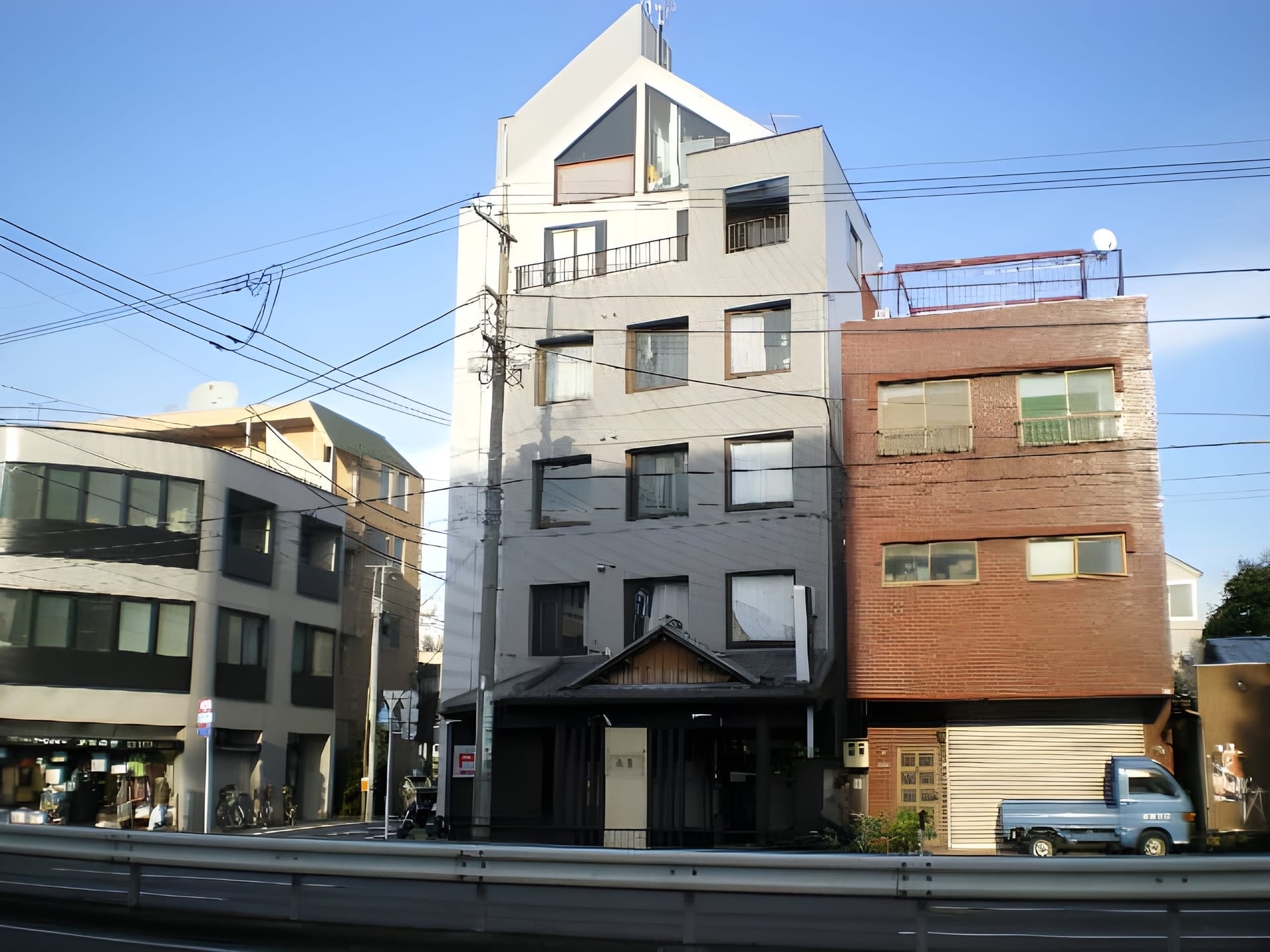 菅田ビル 203