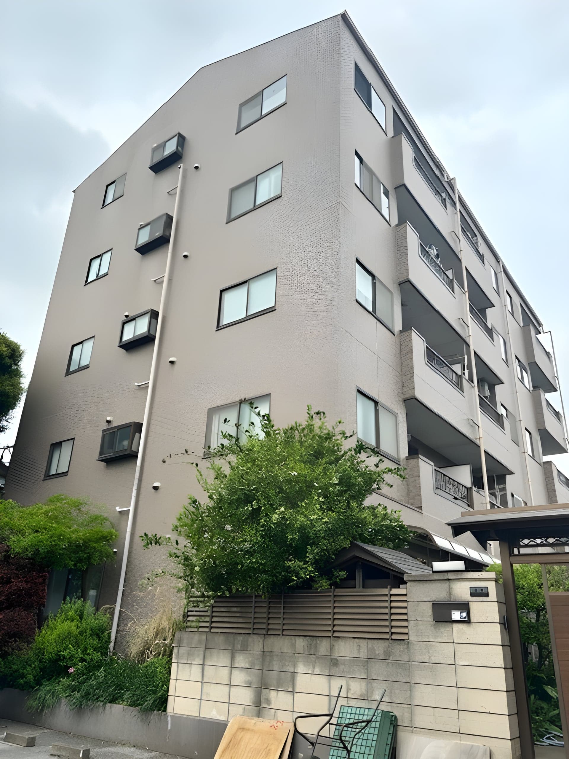 エレガンス浜中 201