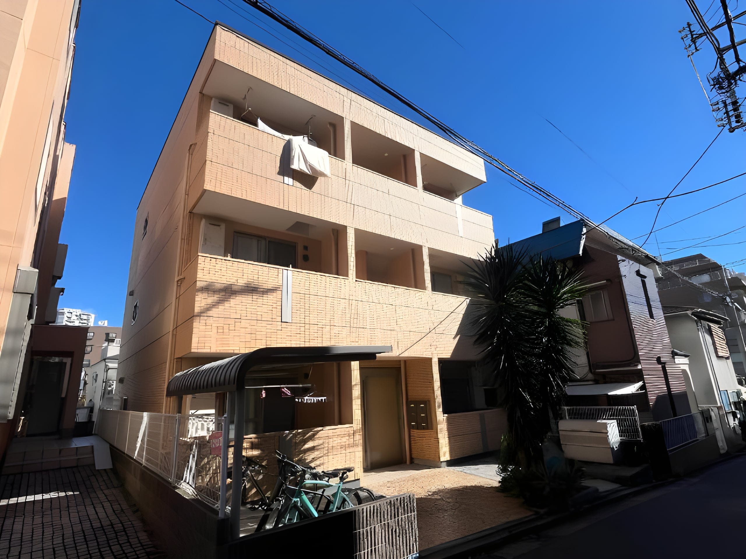 クレッセントコート 102