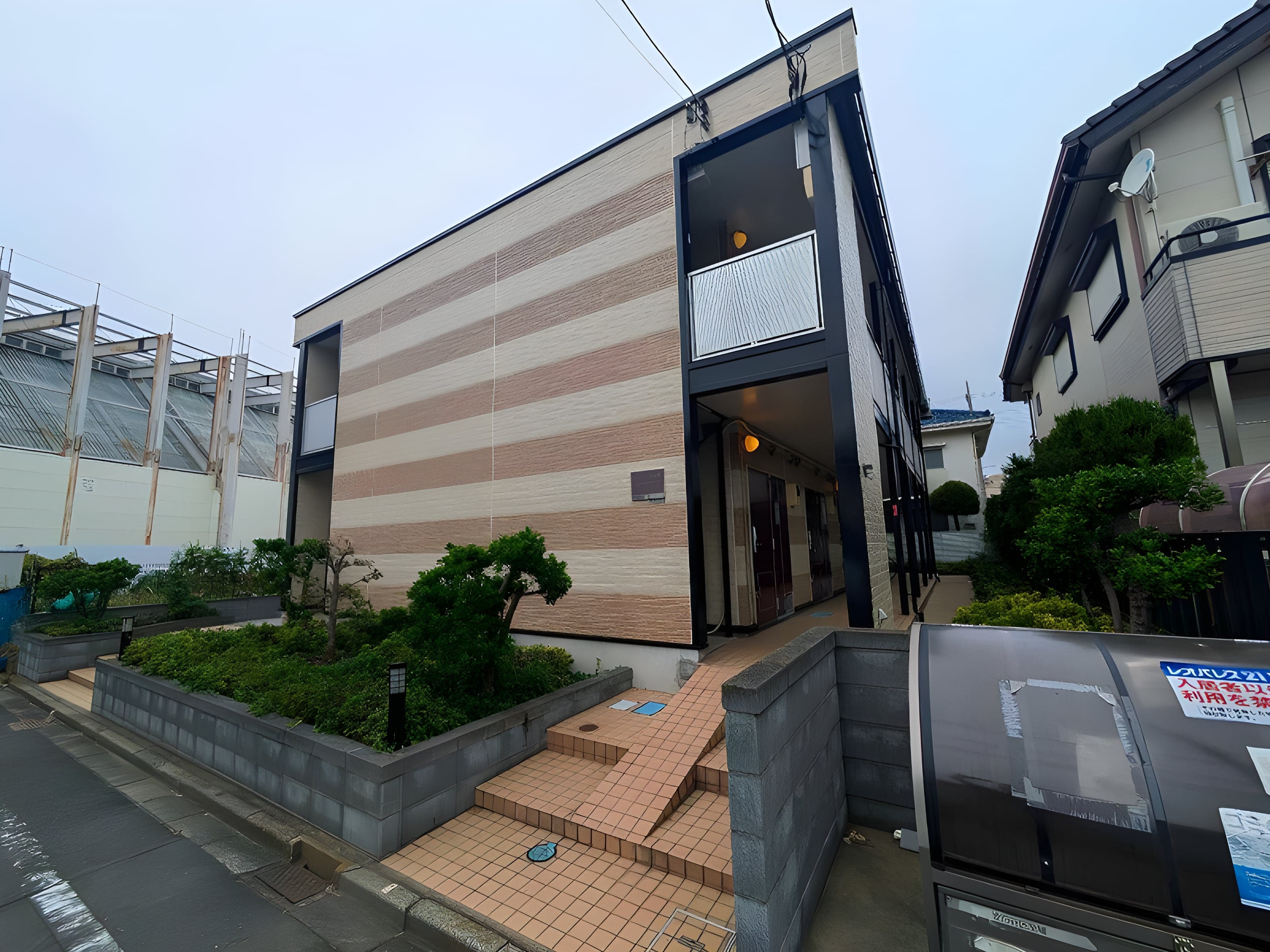 レオパレスハーティハイツ 102