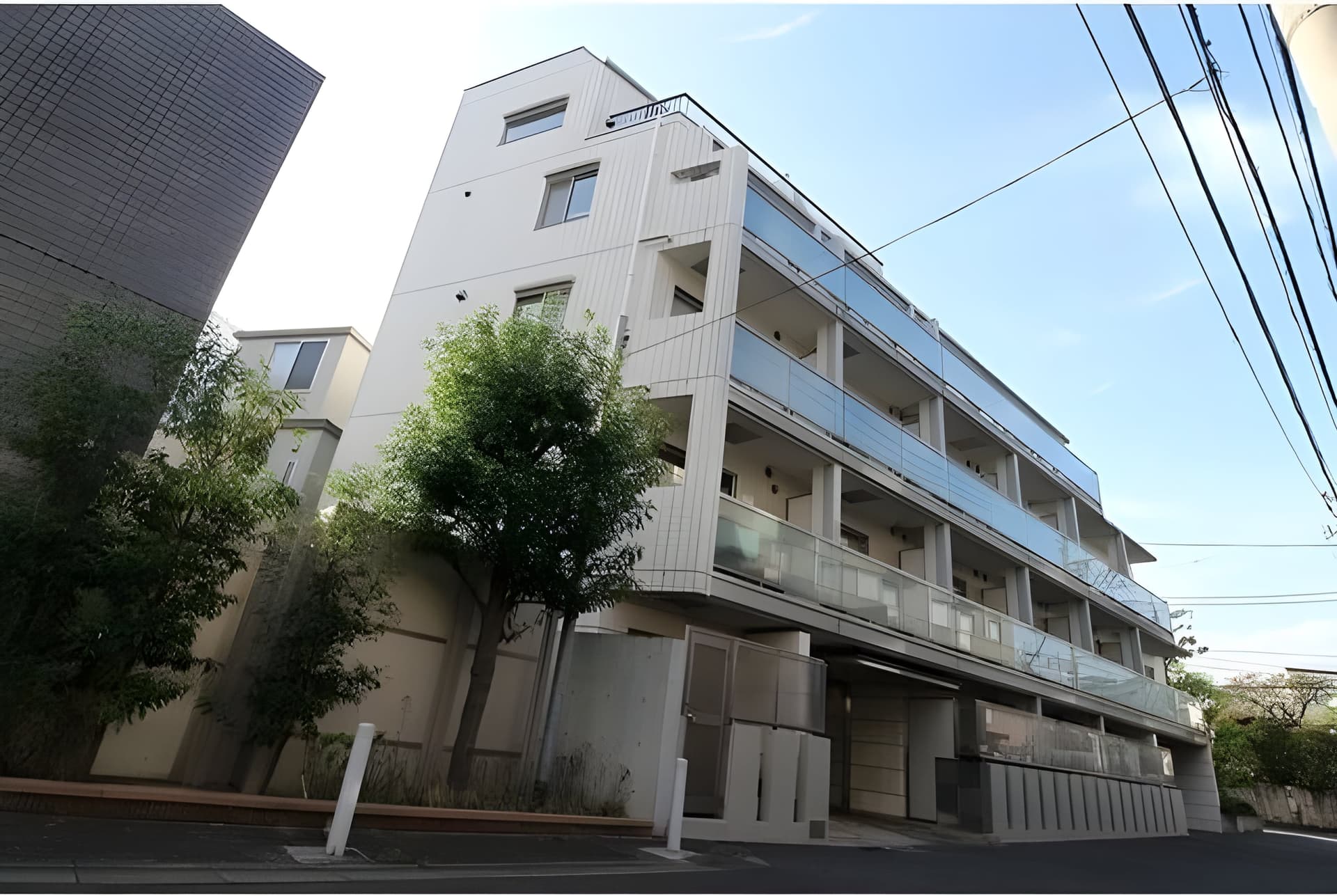 Moncle Komazawa 202
