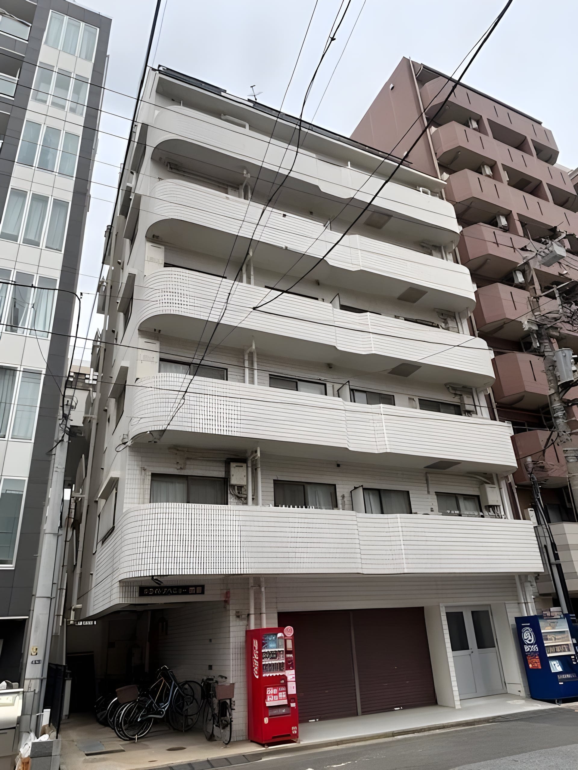 ホワイトアベニュー古谷 302