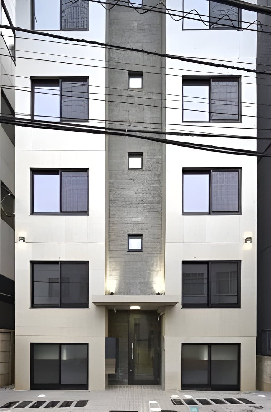 コルク新板橋 302