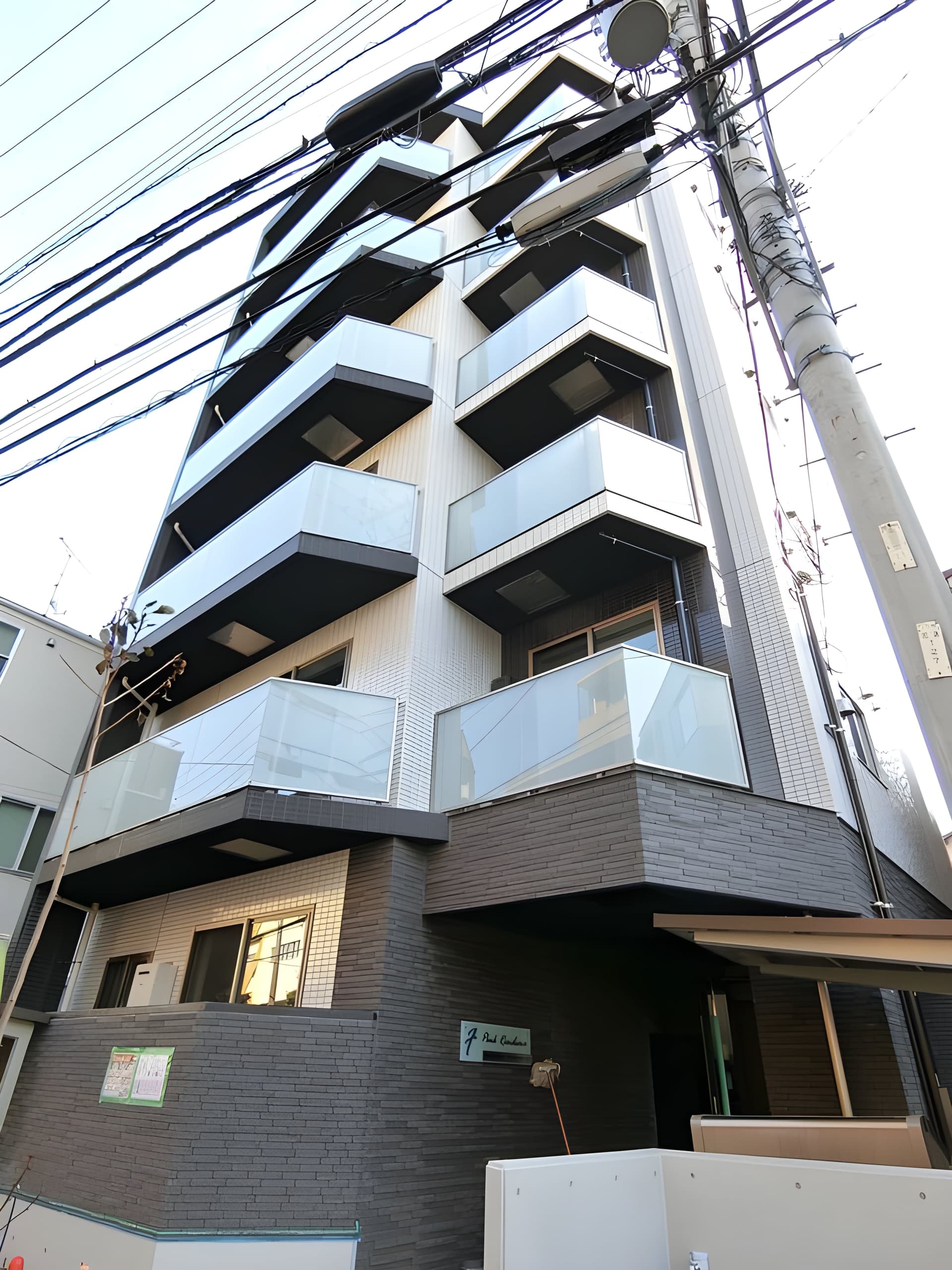 エフ・パークレジデンス横浜反町3261 301