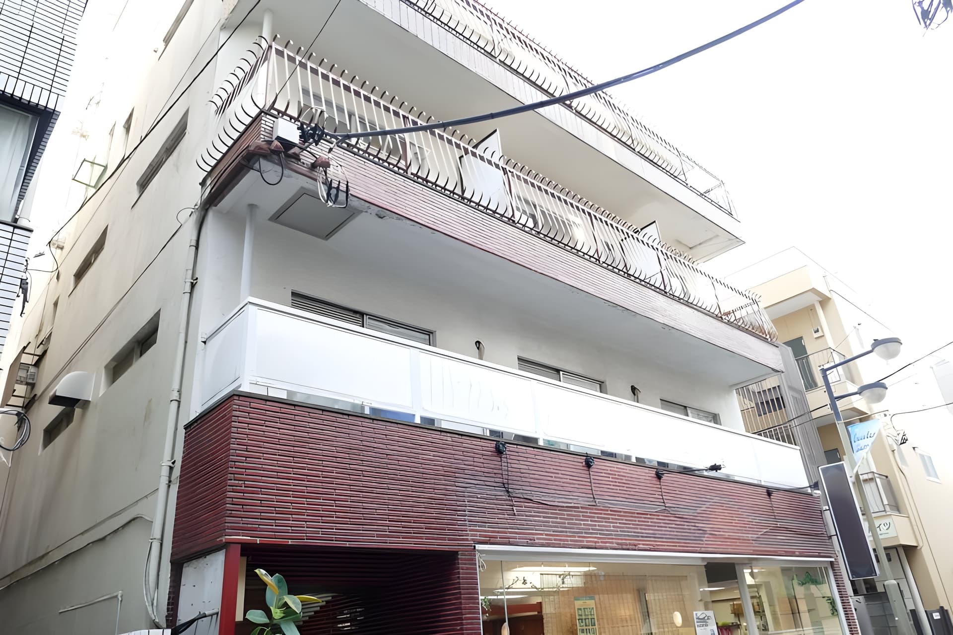 川口ビル 301