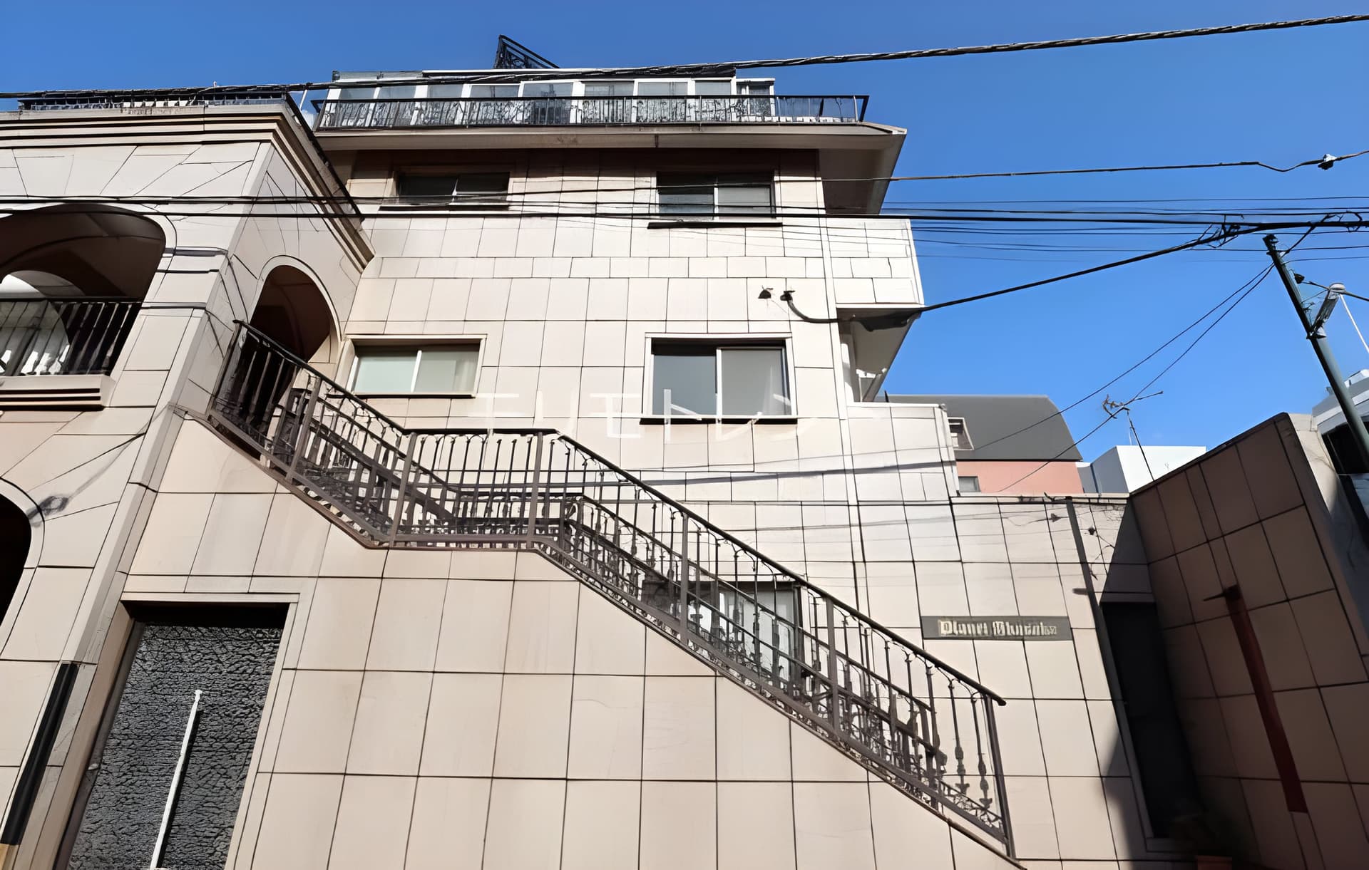 プラネット赤坂 201