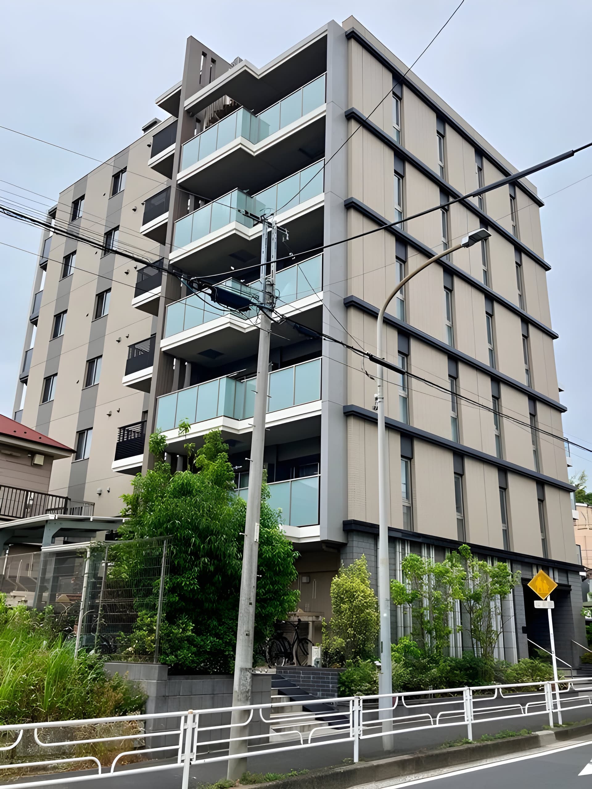 ブリシア横浜大口 702