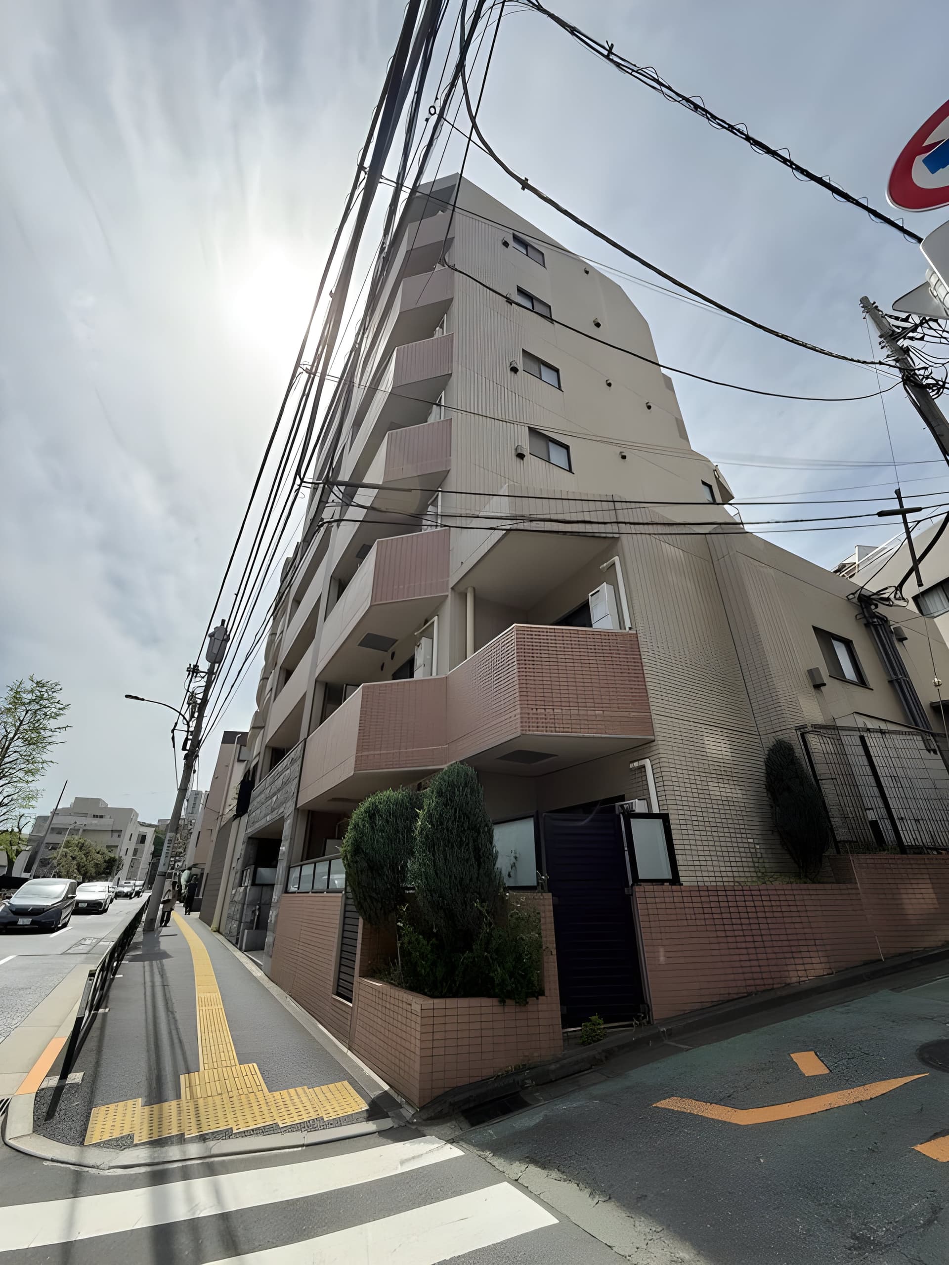 グラントゥールース弥生 402
