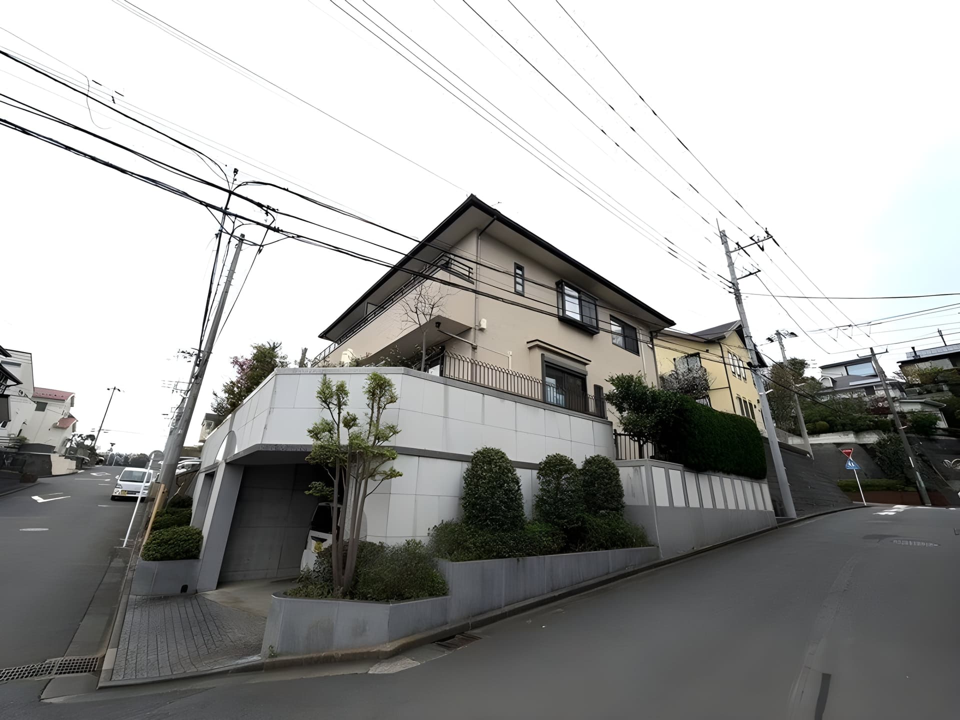 テラスワン B