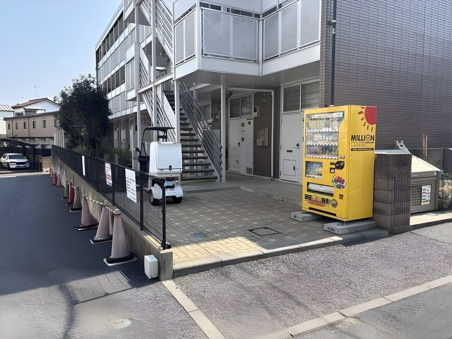 レオパレスサンボーン 102