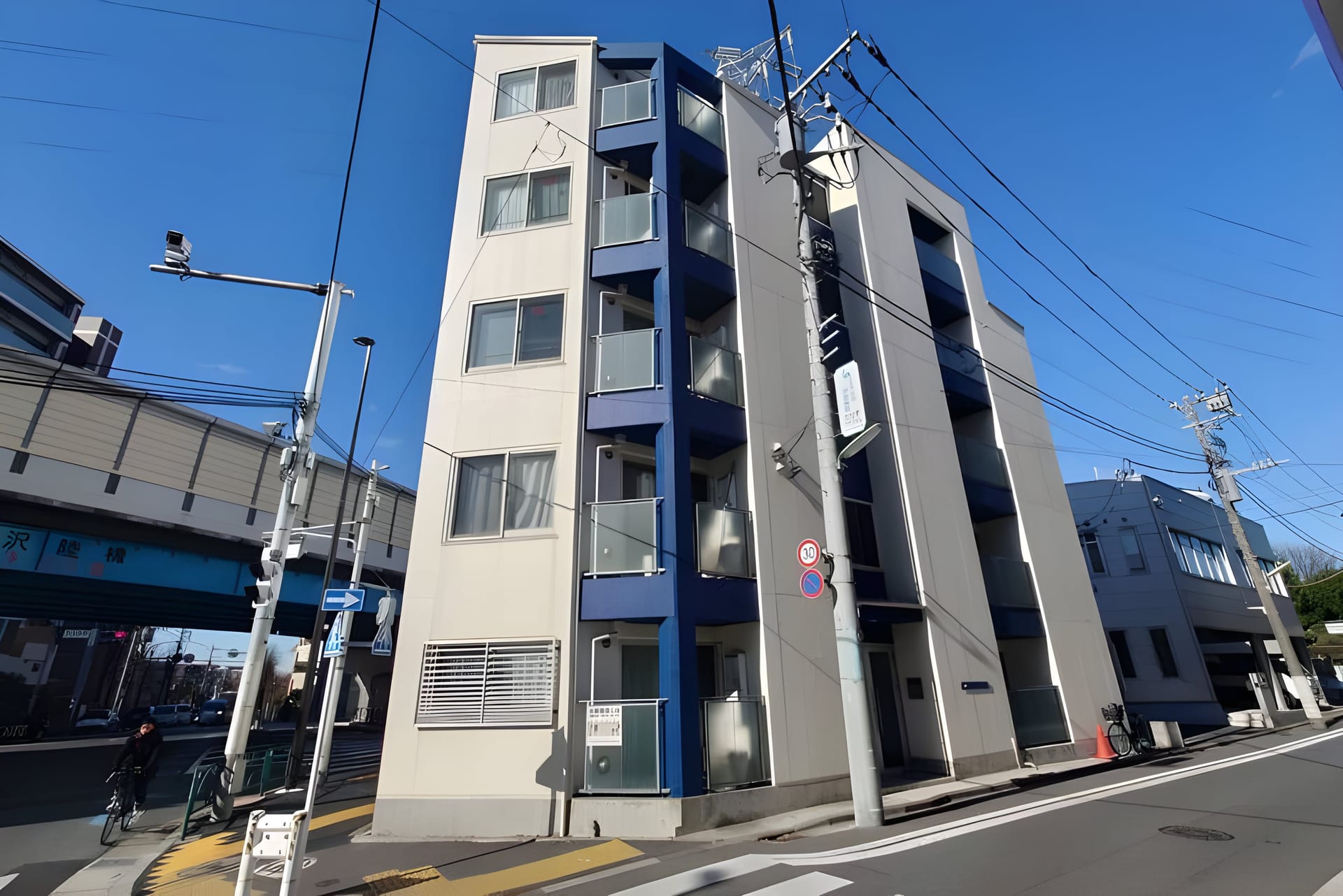 Blanc Blue Gakugeidaigaku 102