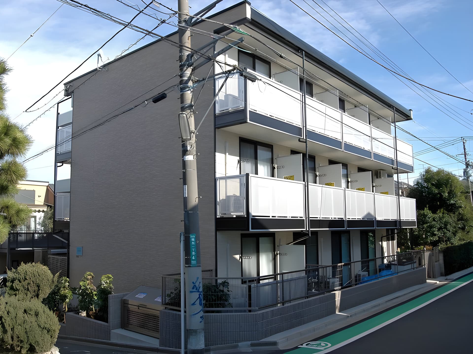 レオパレスアムール梅ヶ丘 202