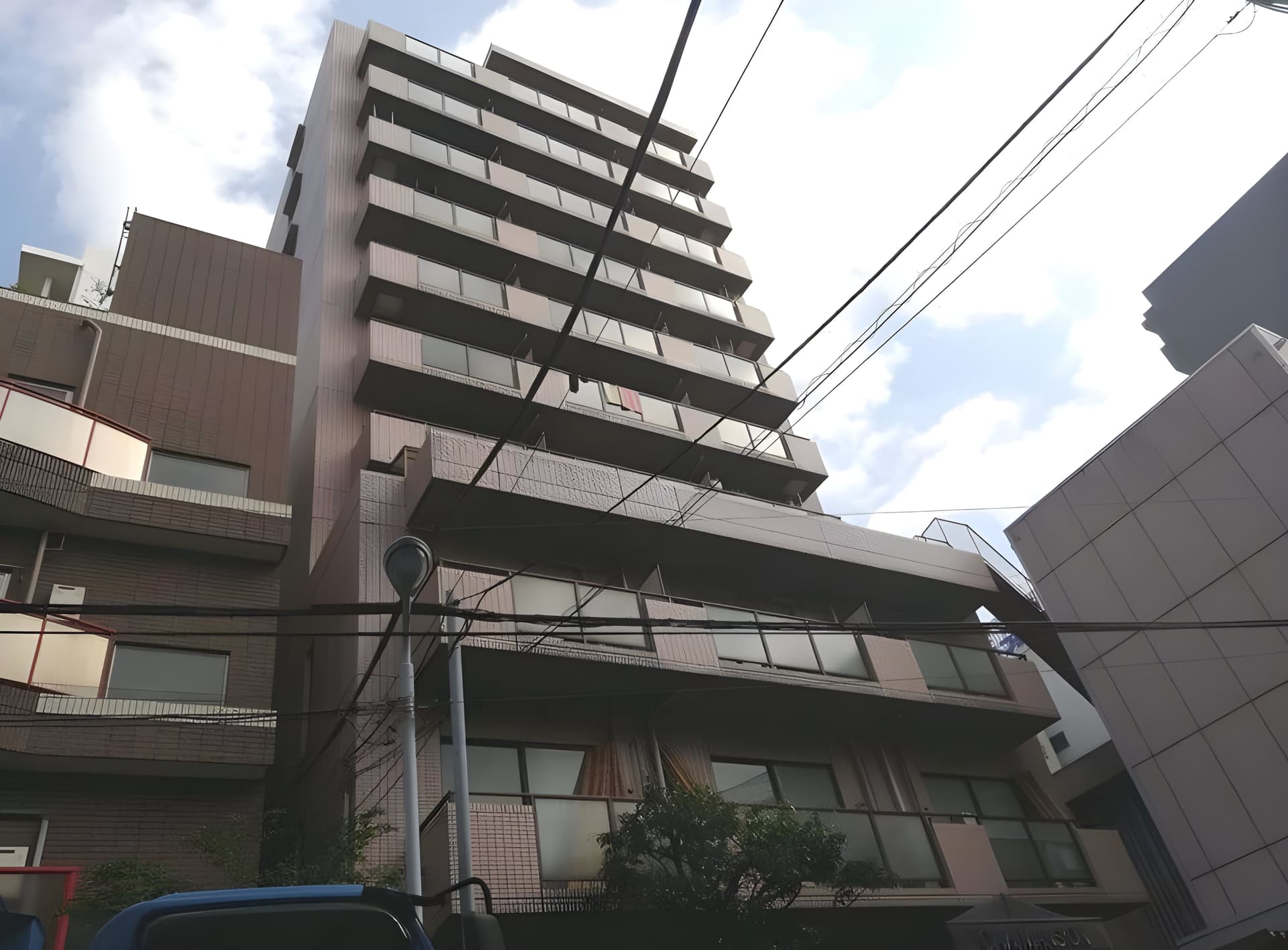 オークマンション 702