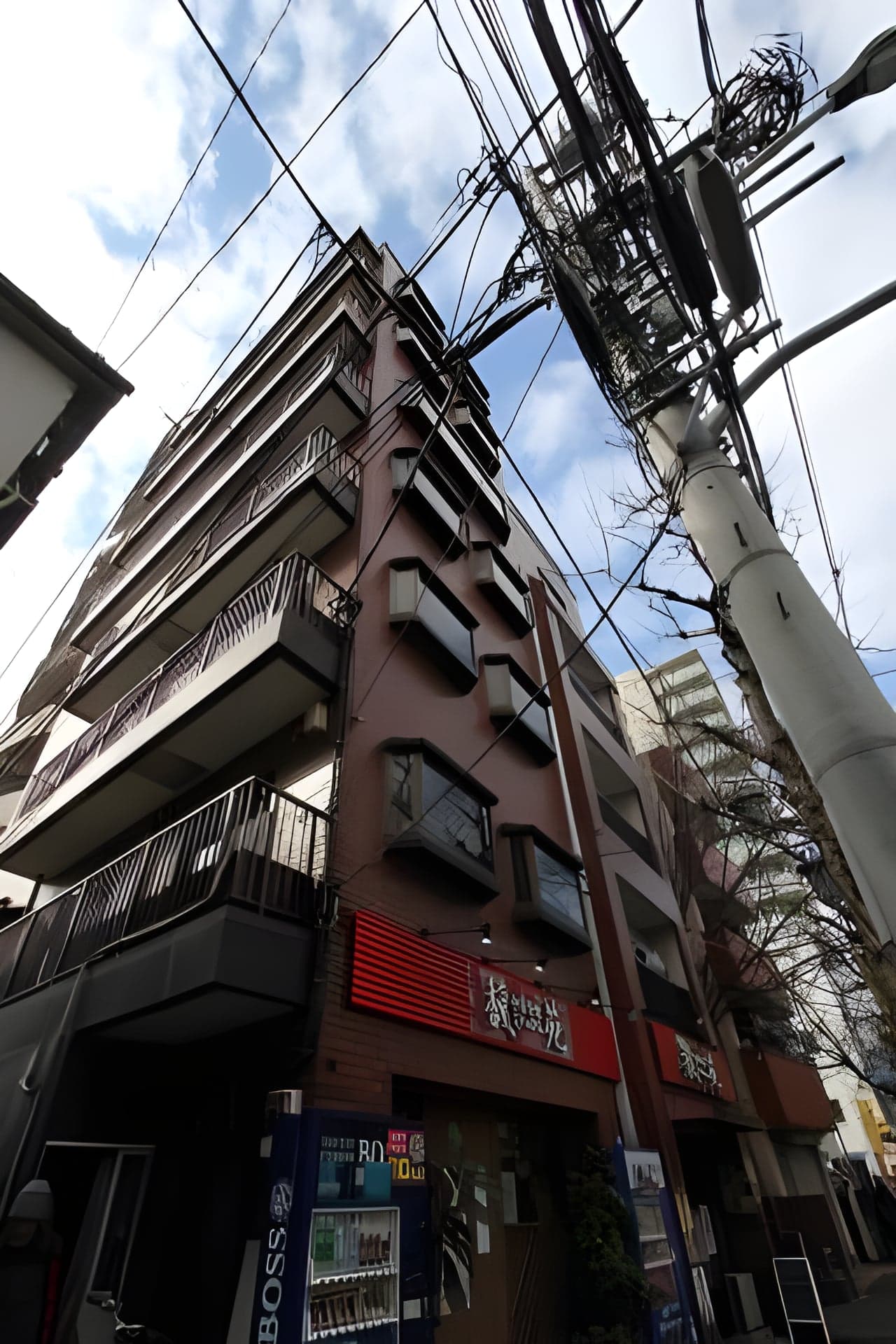 富岡ビル 301