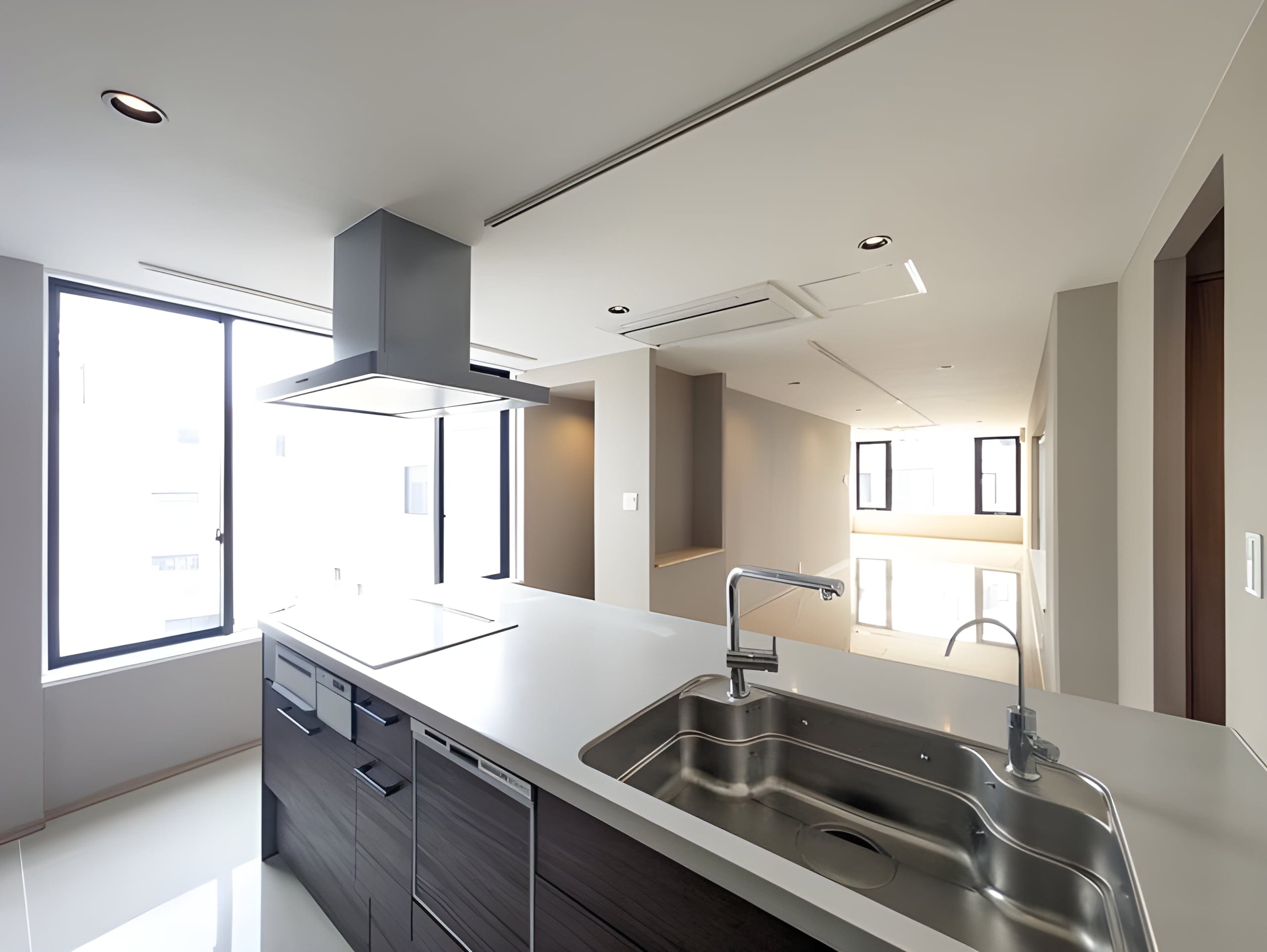 SUN HOUSE 301