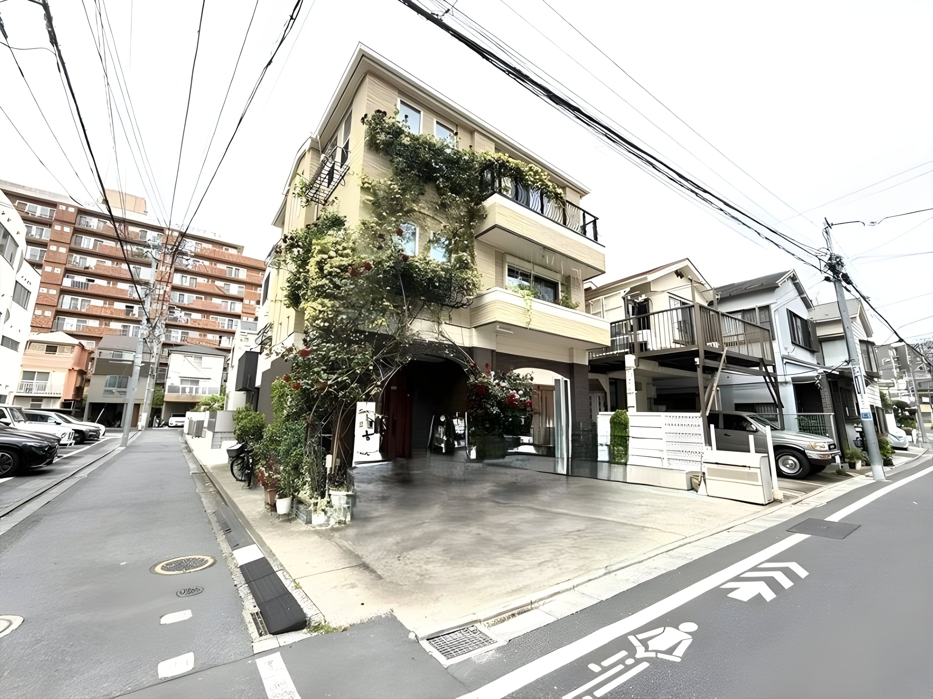 新宿区若葉3丁目9-3戸建 30万円/入力なし/入力なし