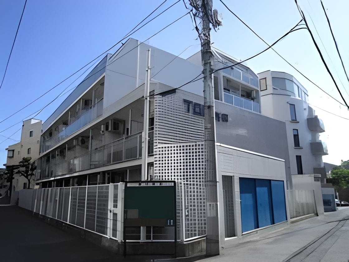 トップ本郷 307