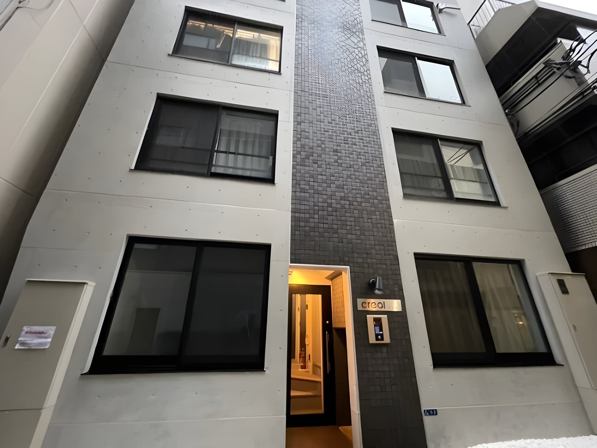 CREAL新富町 301