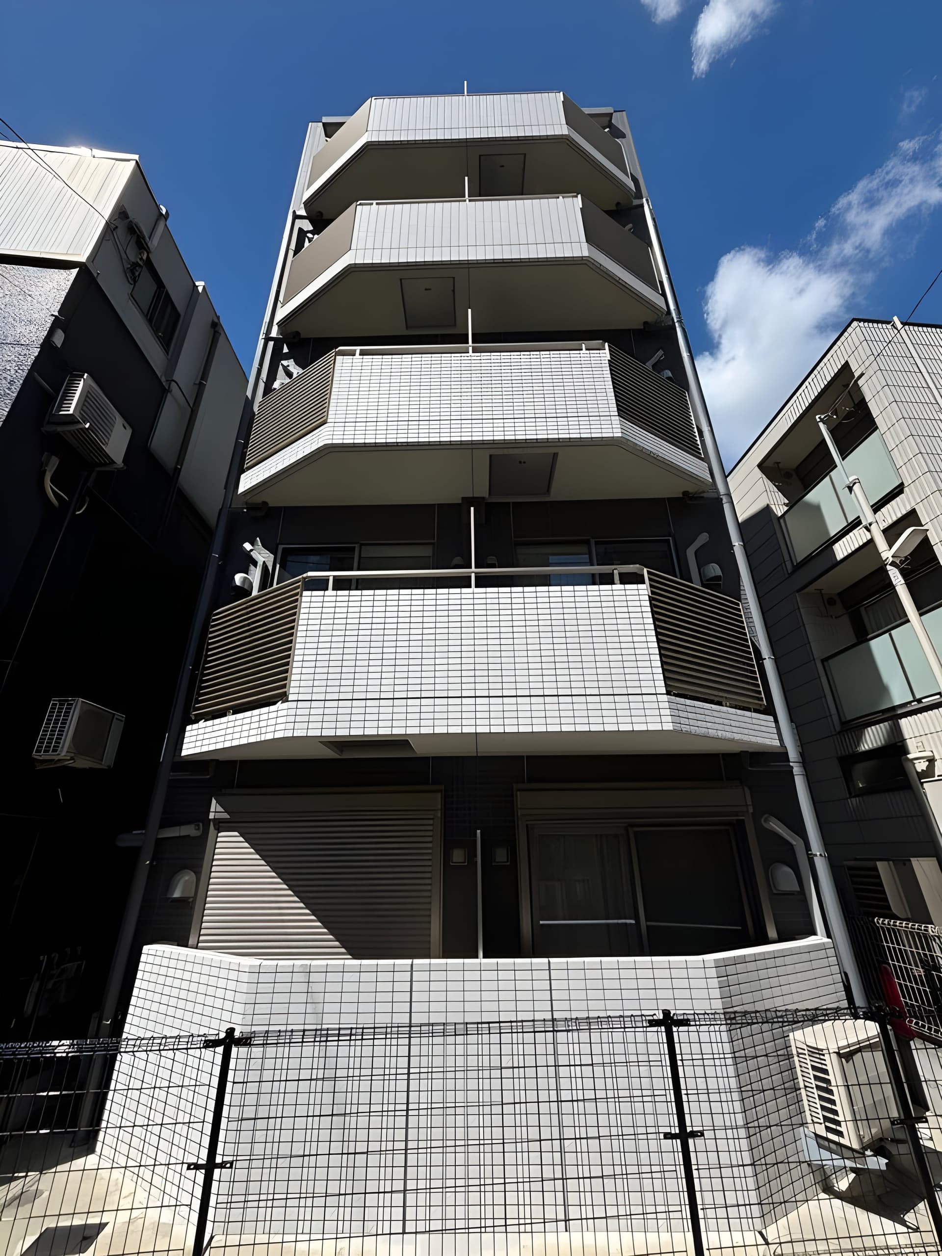 エストゥルースプラス川崎 101