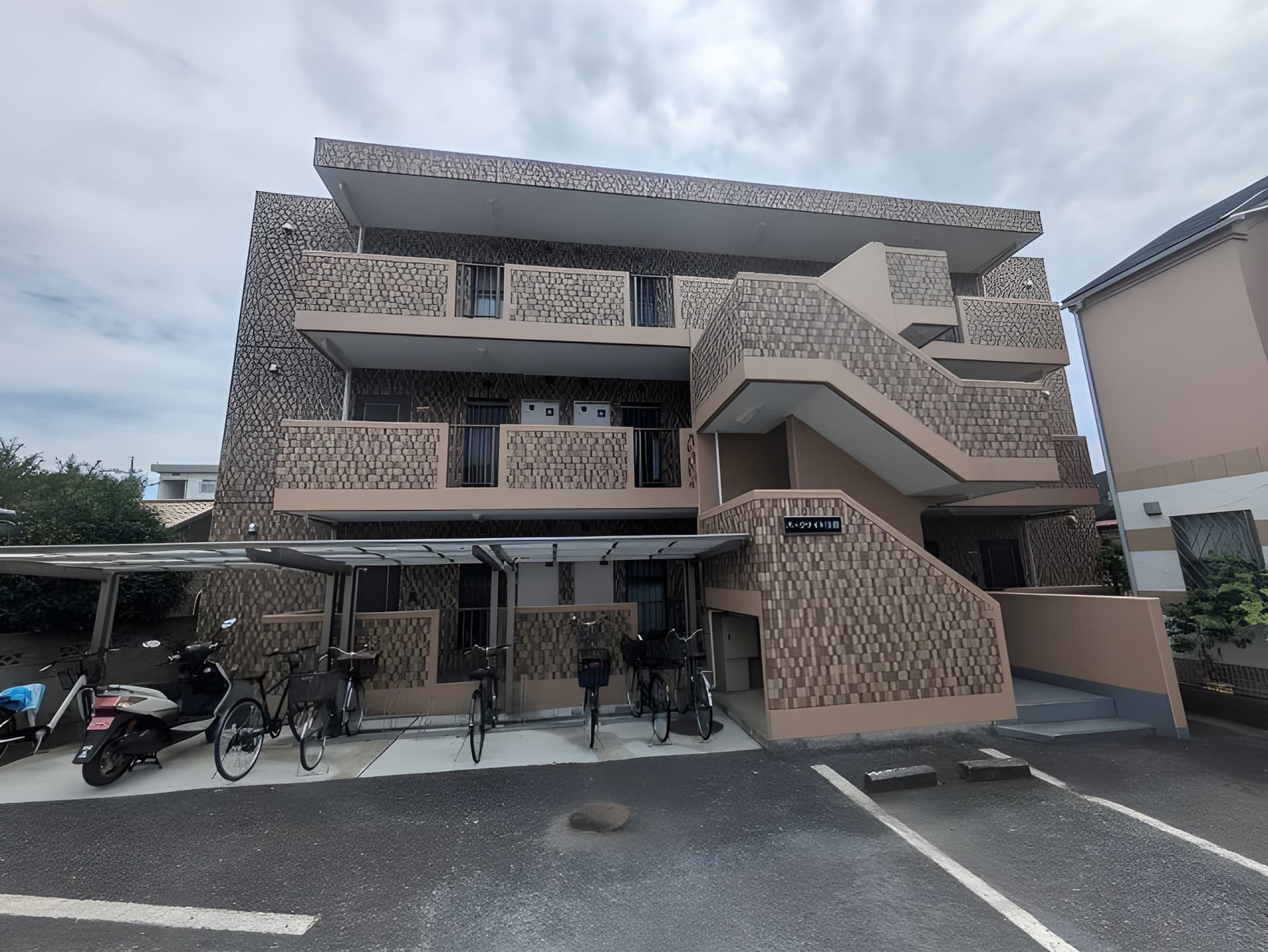 パークサイド三田 301