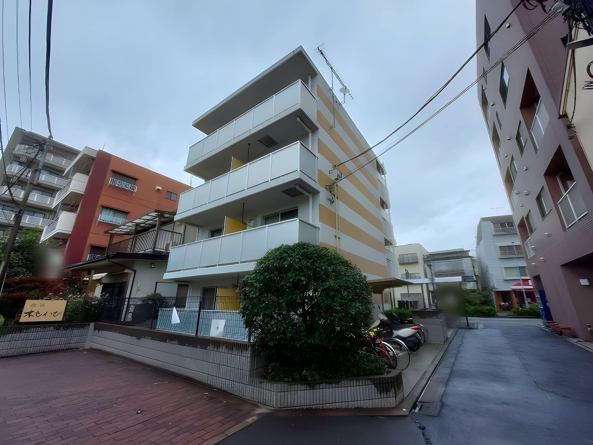 レオパレス高円寺南 201