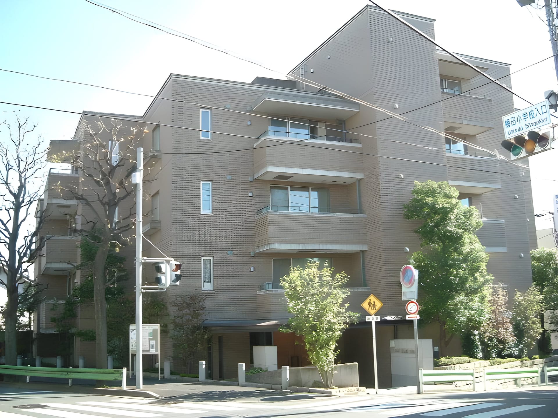 LANAI COURT 1596 206