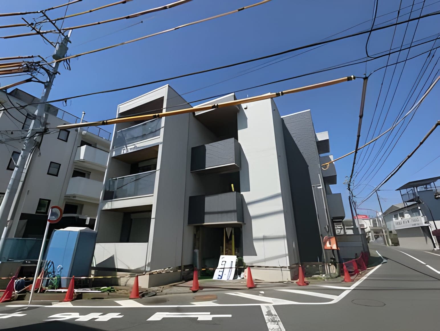 ココあざみ野 201