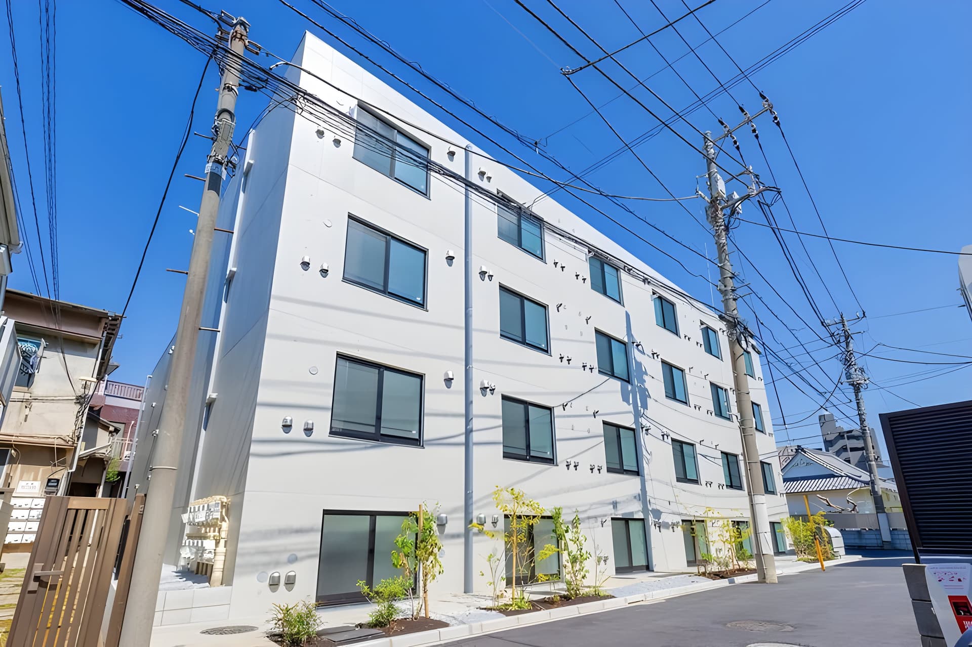 Aglaia 新宿横寺町 108