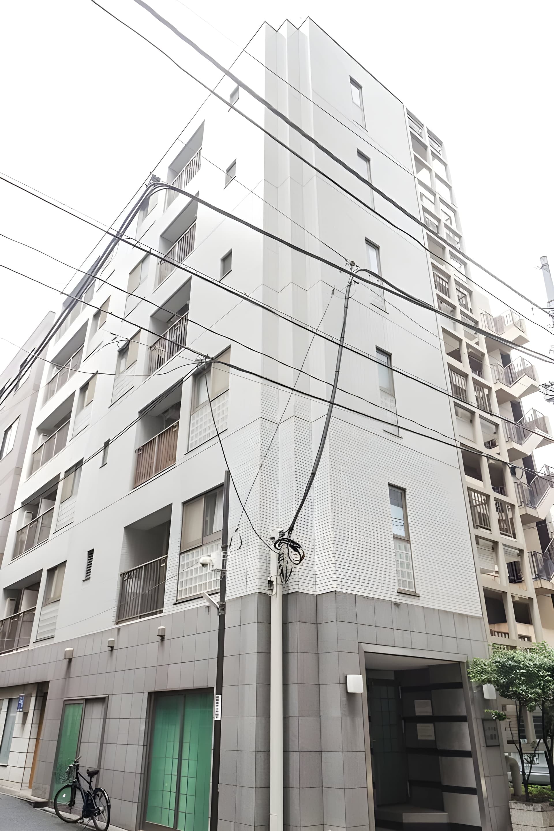 レオーネ三越前 303