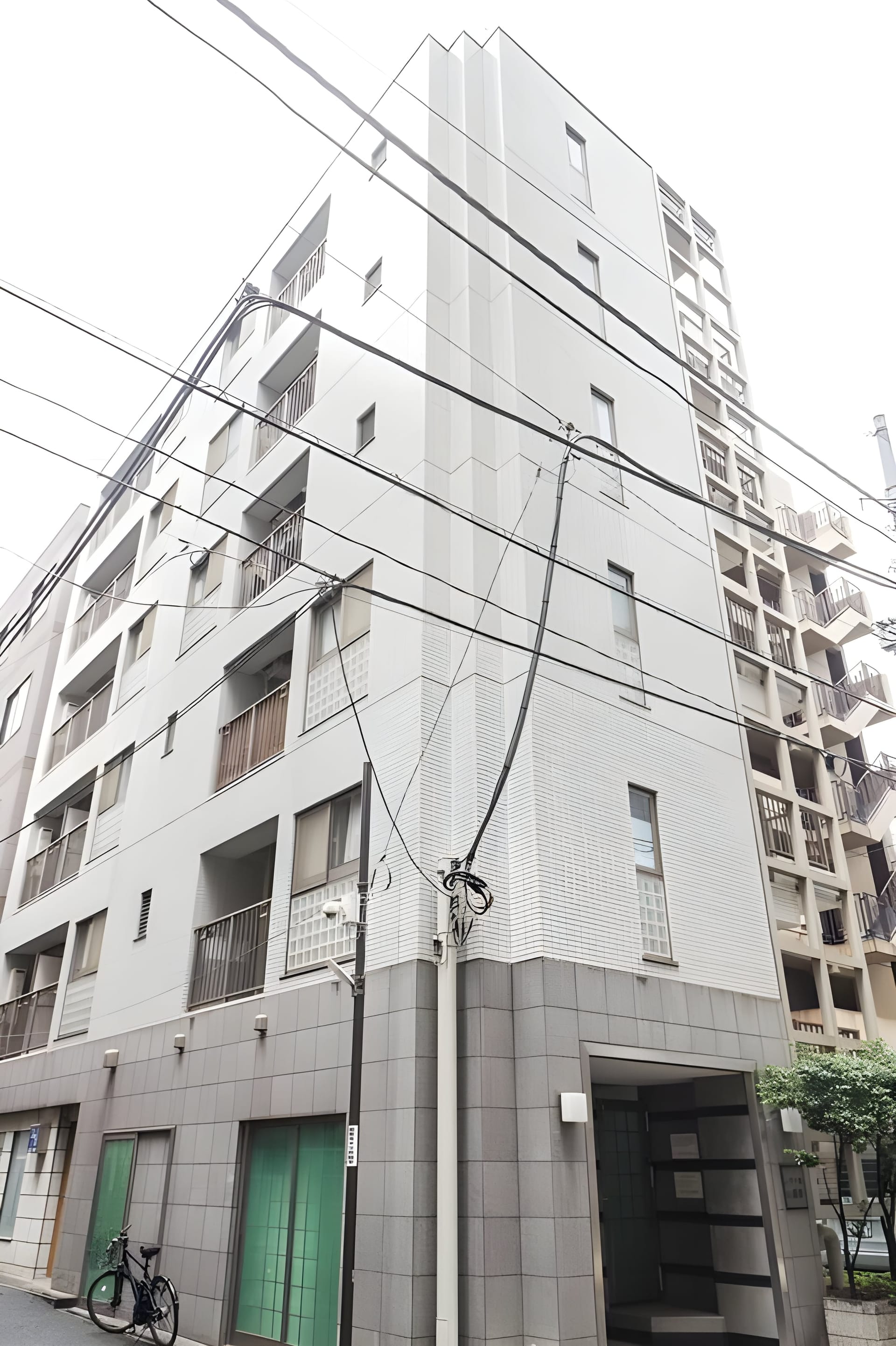 レオーネ三越前 303
