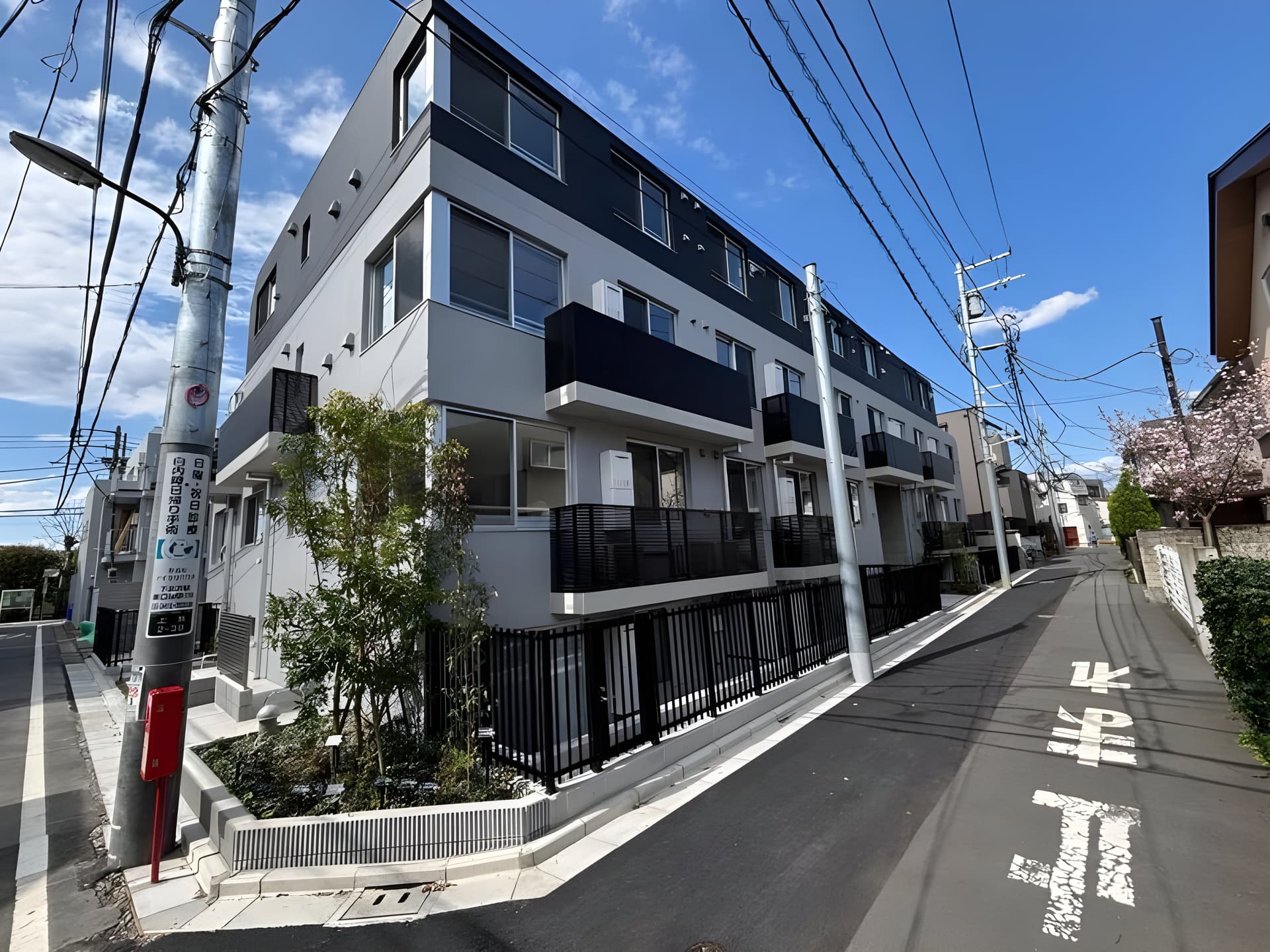 ポラスト代々木上原 102
