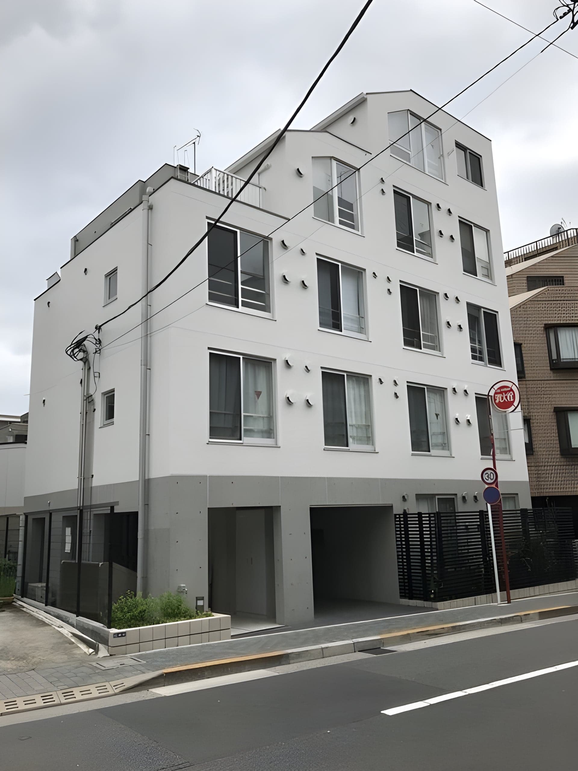 CARITAS不動前 404