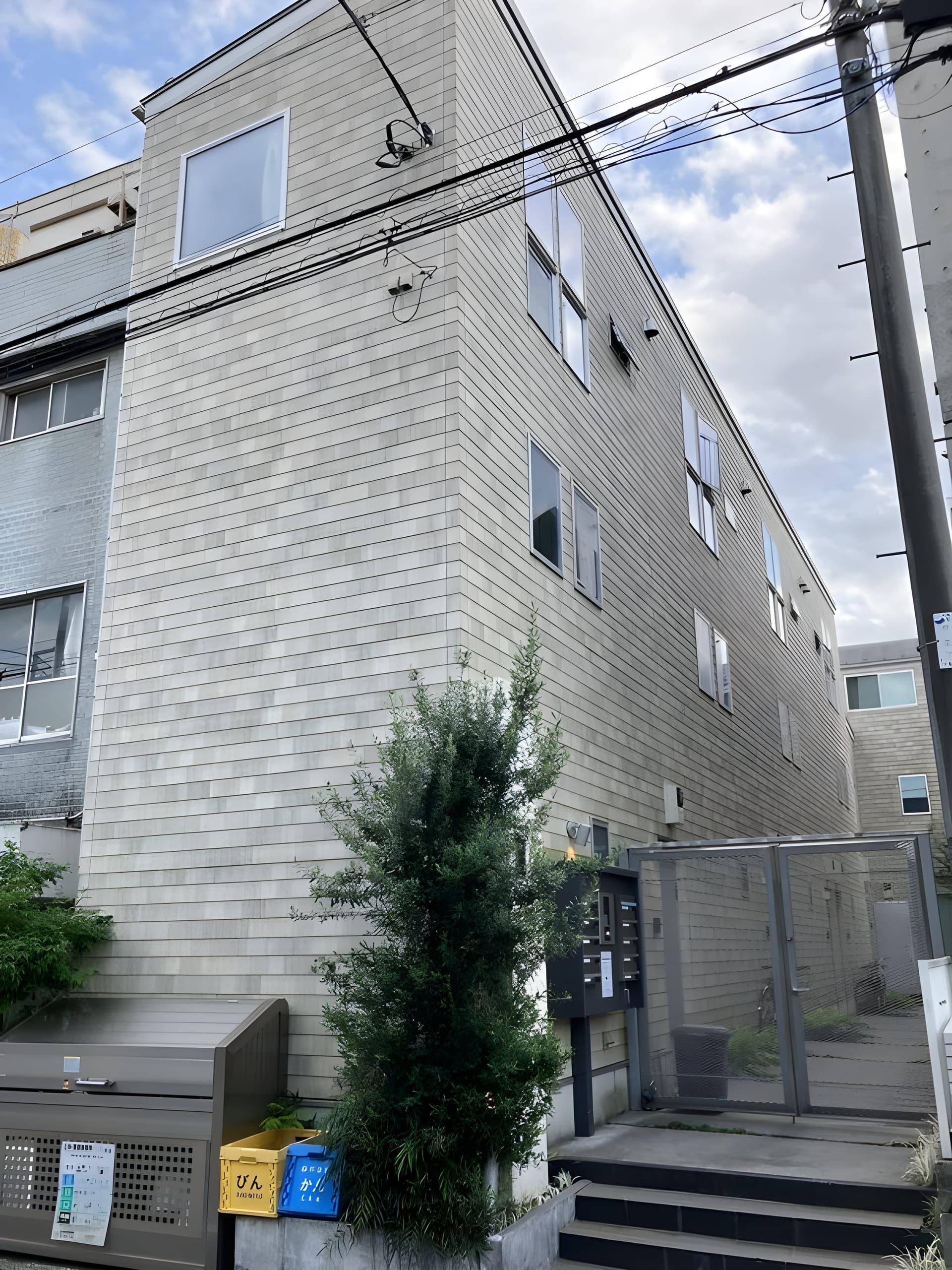 アリュイッテ西荻窪 102