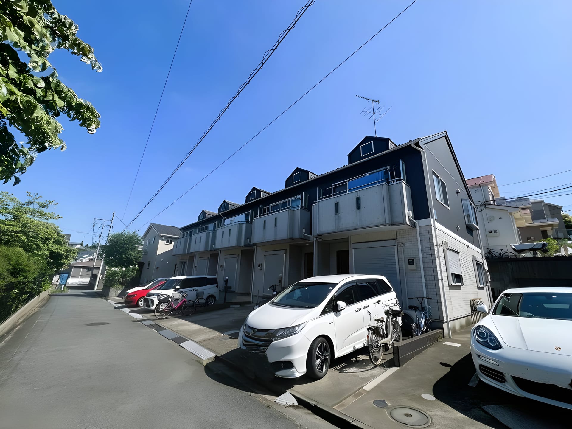 ロータス E