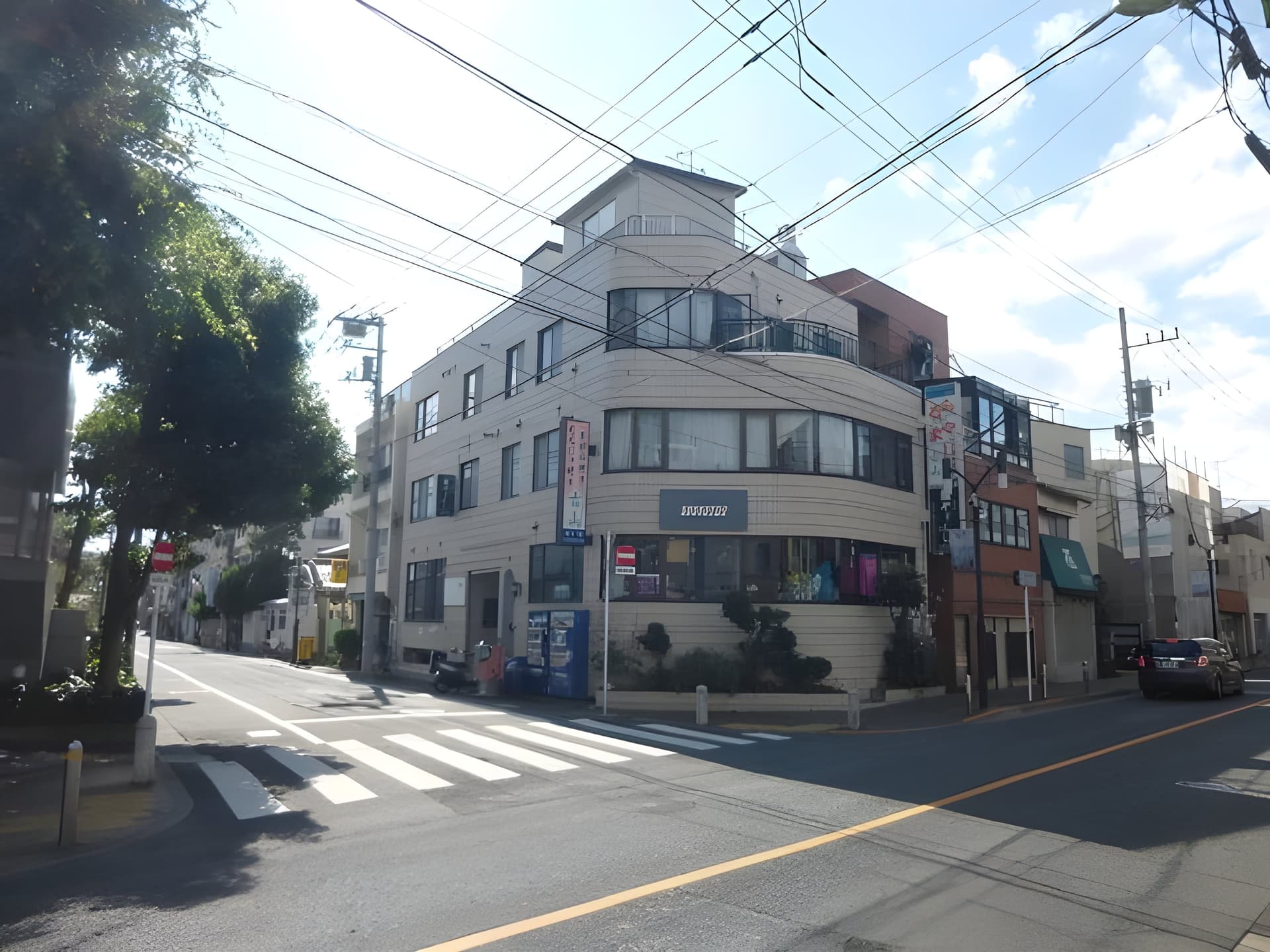 サン&フラワービル 202