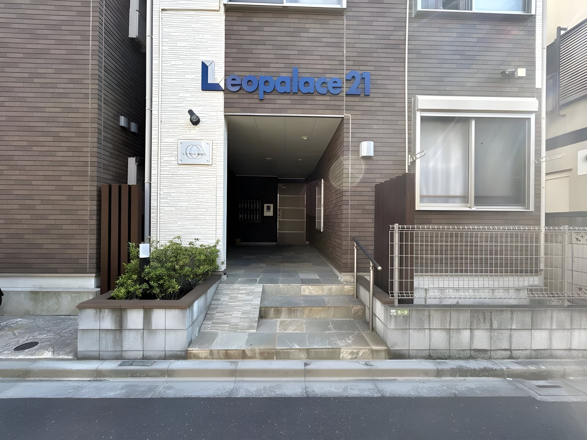 レオネクストレジデント西尾久 205