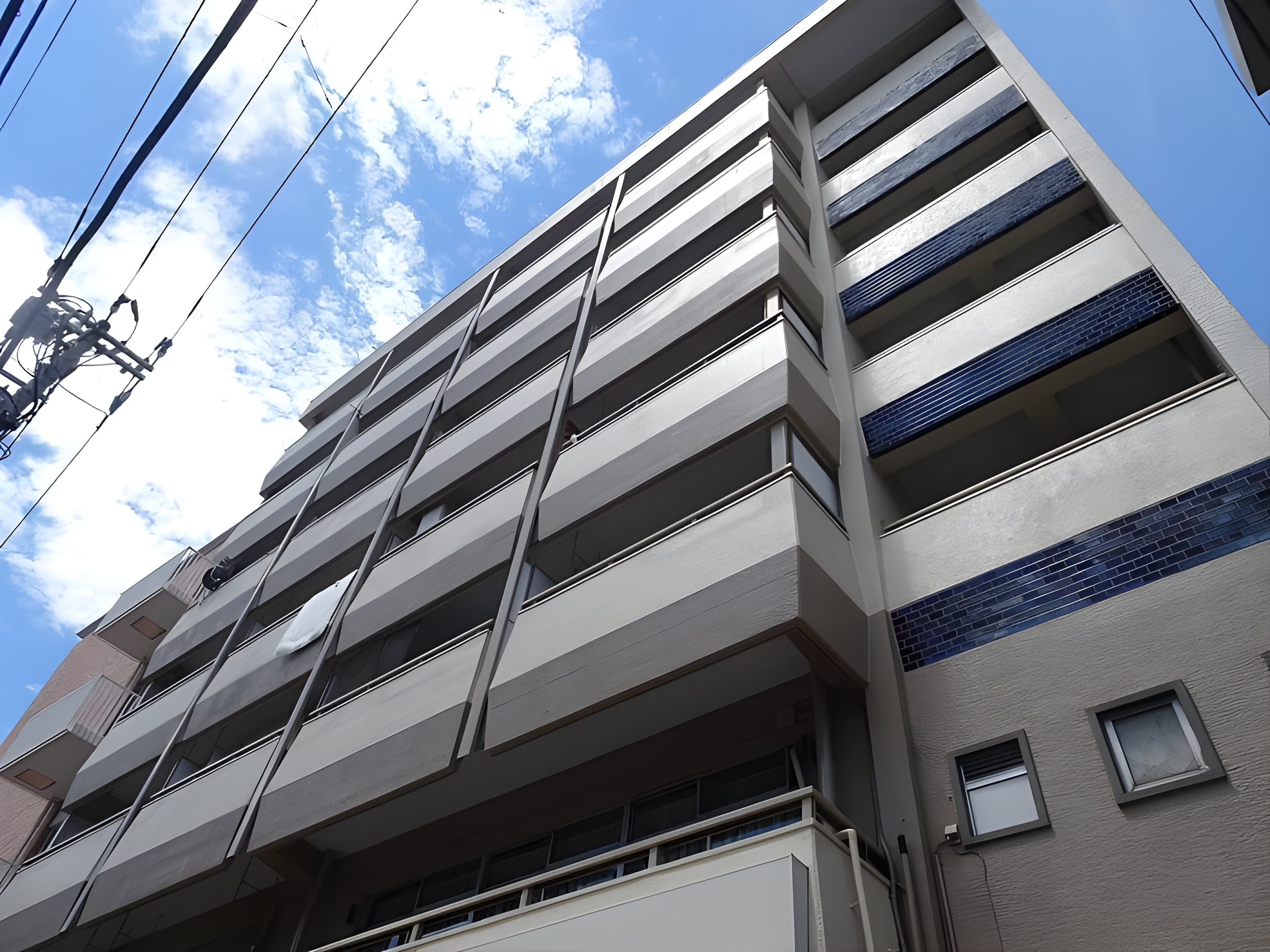 神山ビル 401