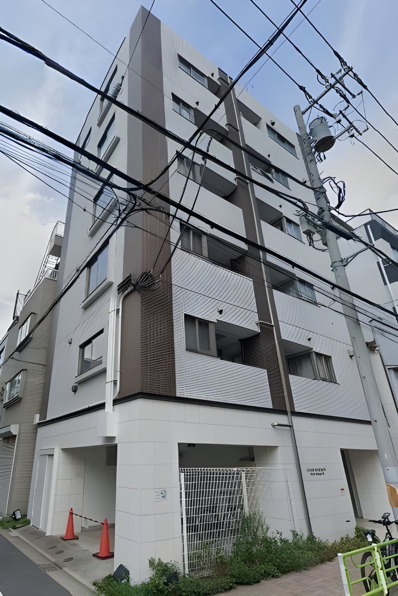 ラグジュアリーアパートメント御徒町 201