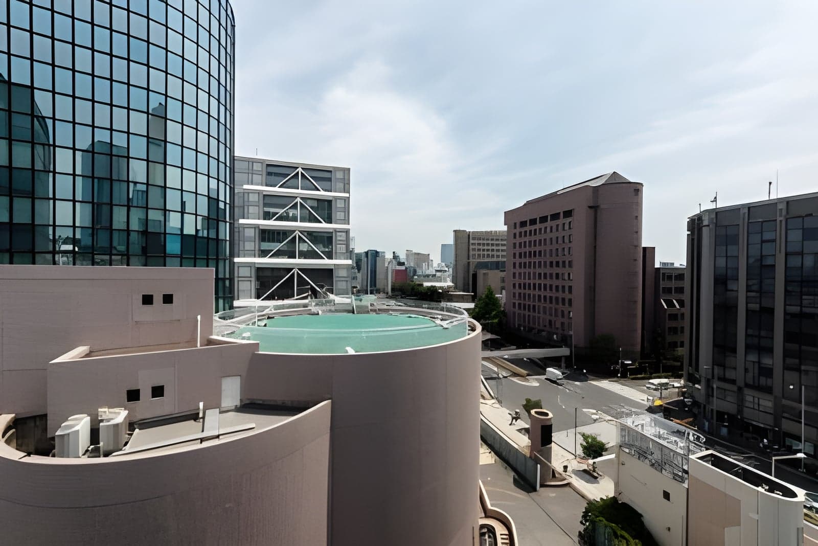 アマンE.S.K.青山 901