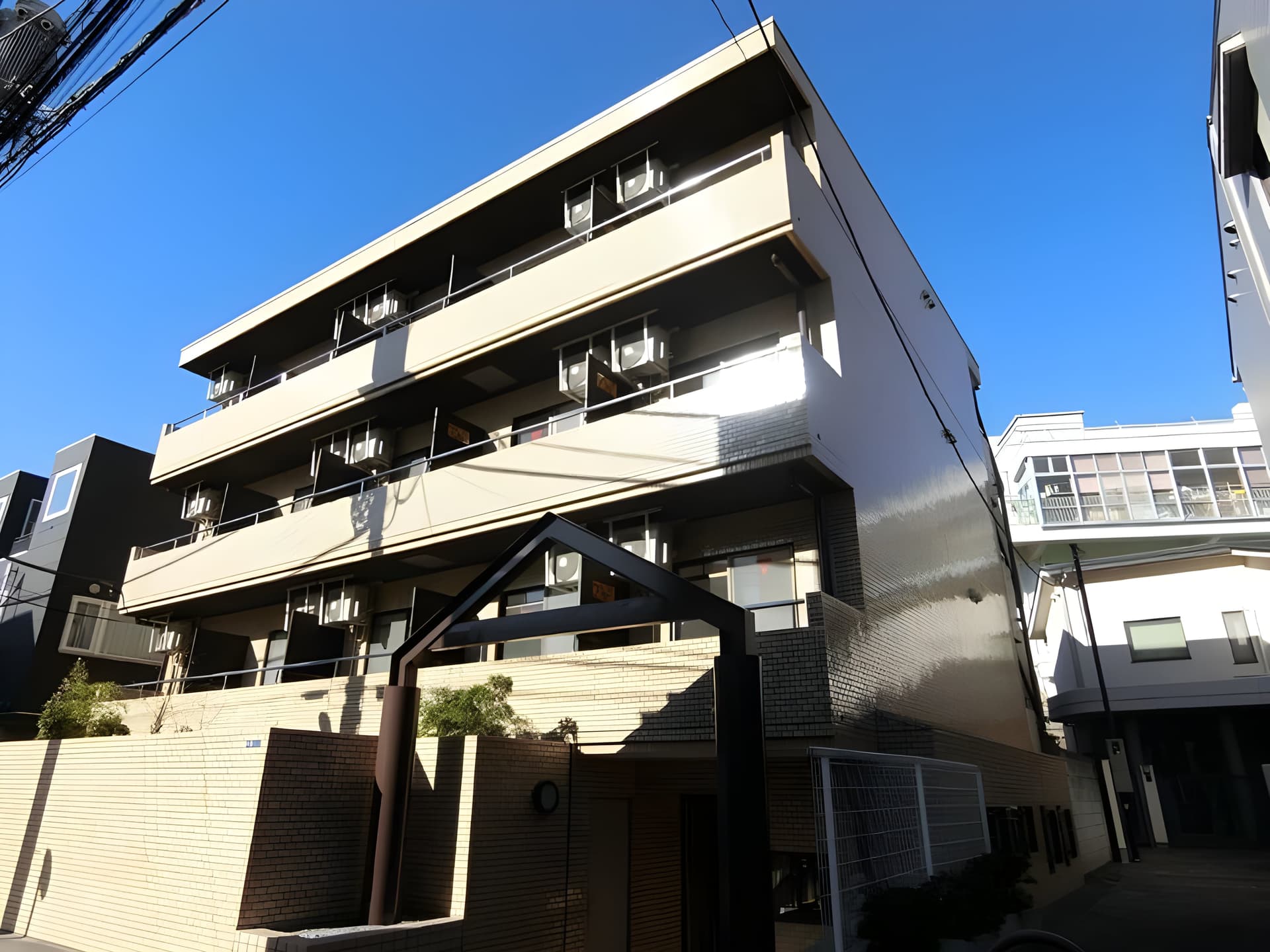 フリービング新宿 305