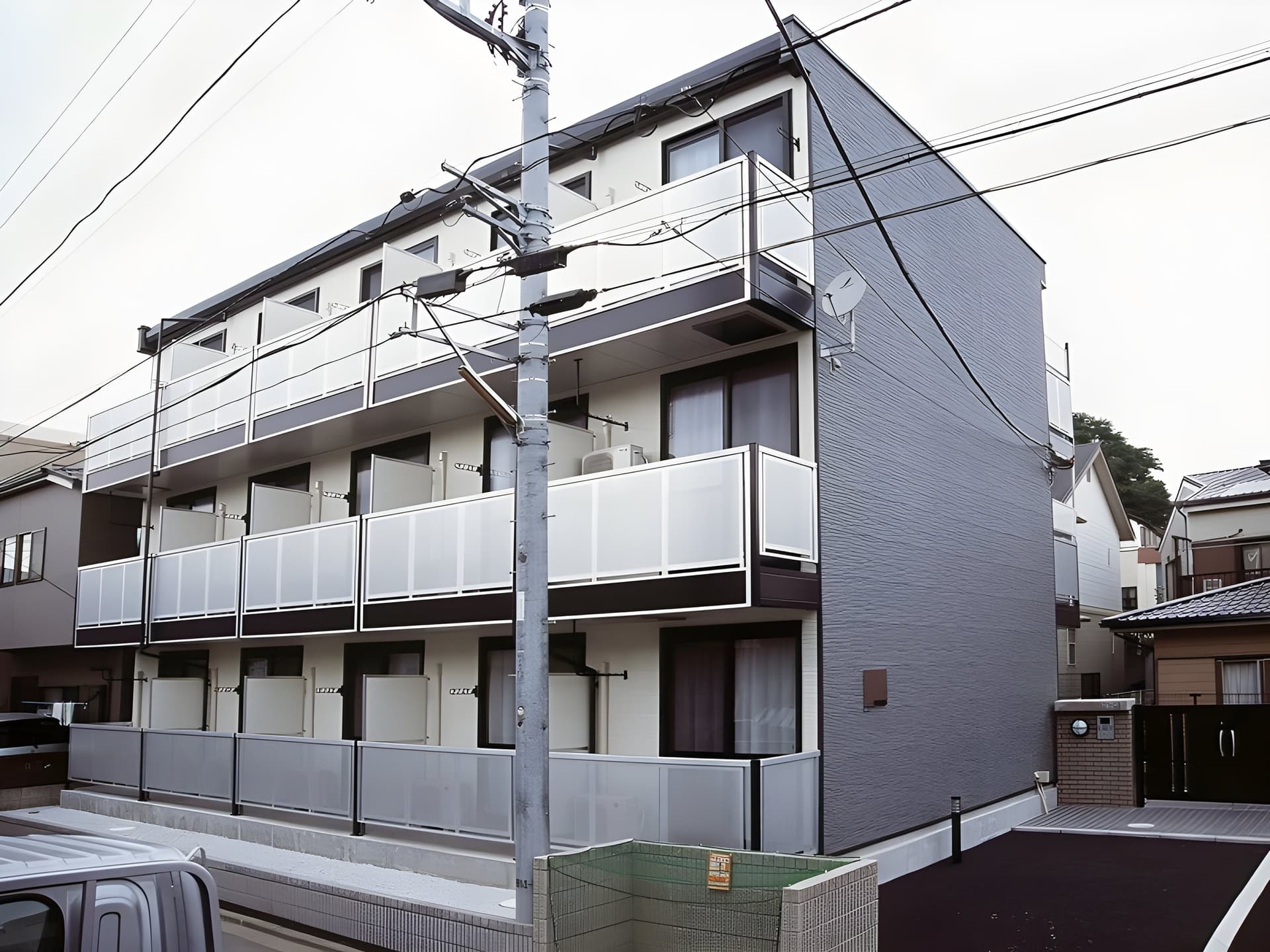 レオパレスバイオレット 202