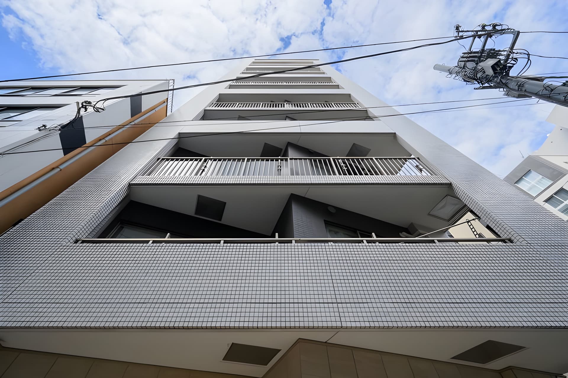 Rising place 秋葉原 702