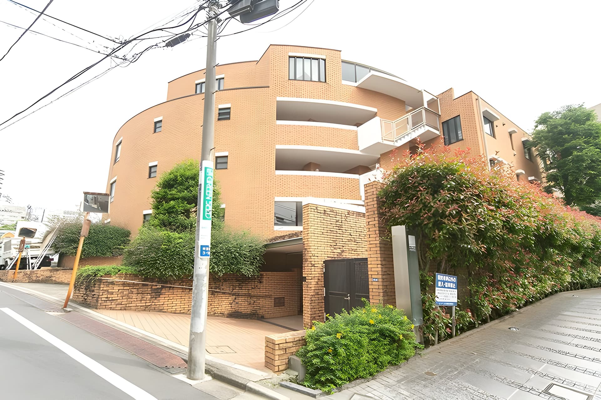 ラ・コリーヌ神宮前 202