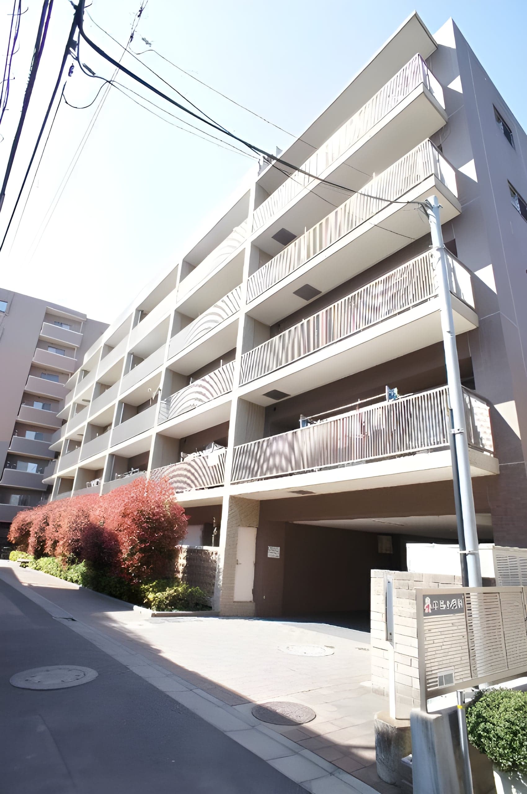 パスレル秀栄 305