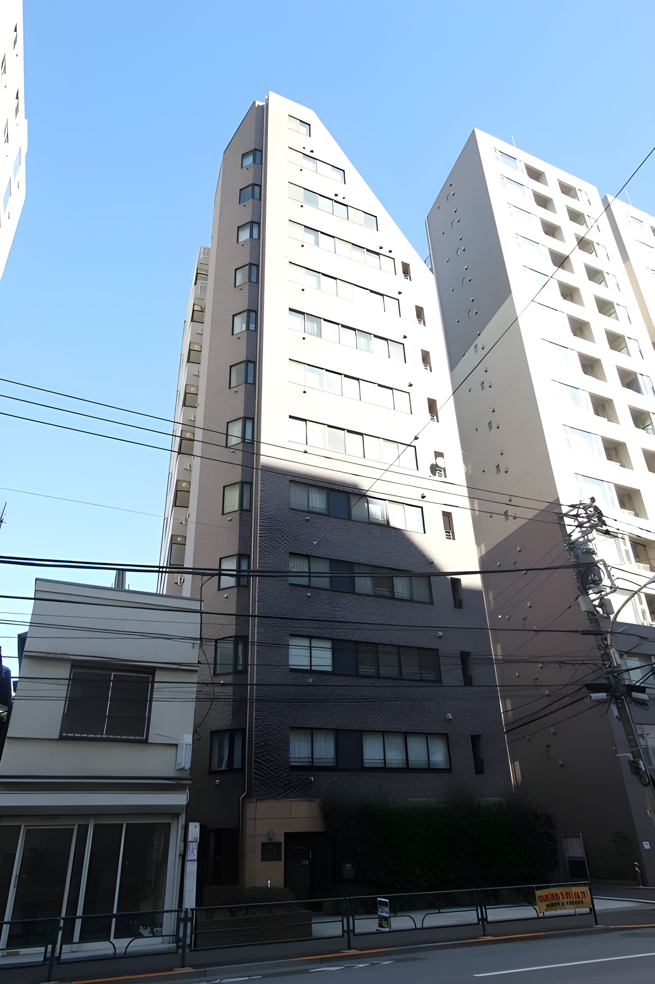 カテリーナ文京千駄木 7F
